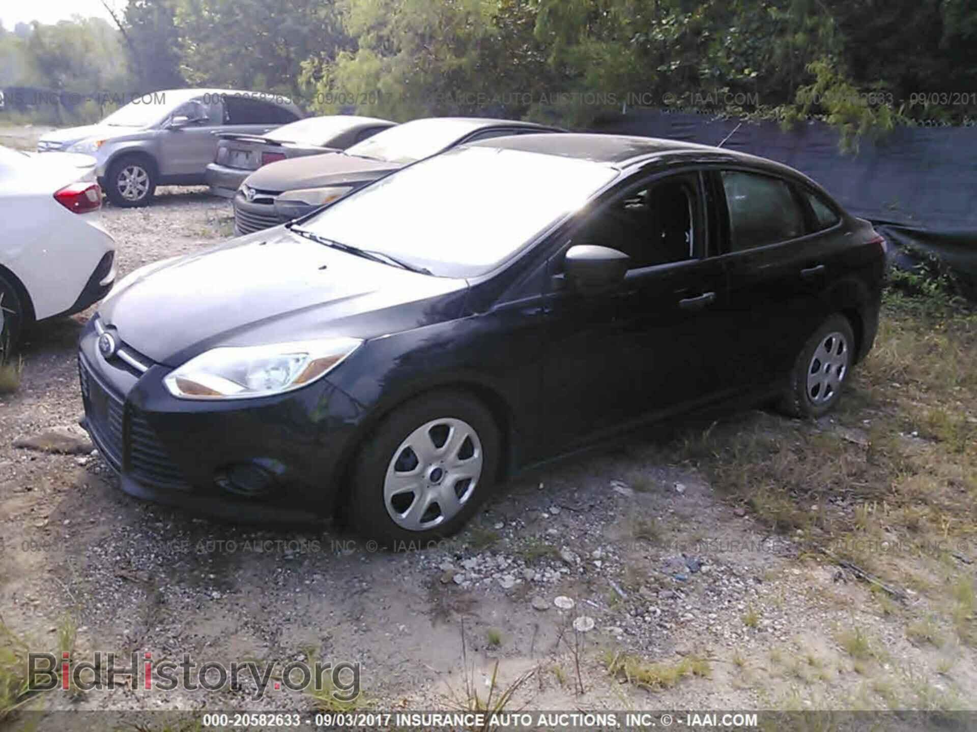 2013 Ford Focus - VIN: 1FADP3E27DL244635 - Photo 2