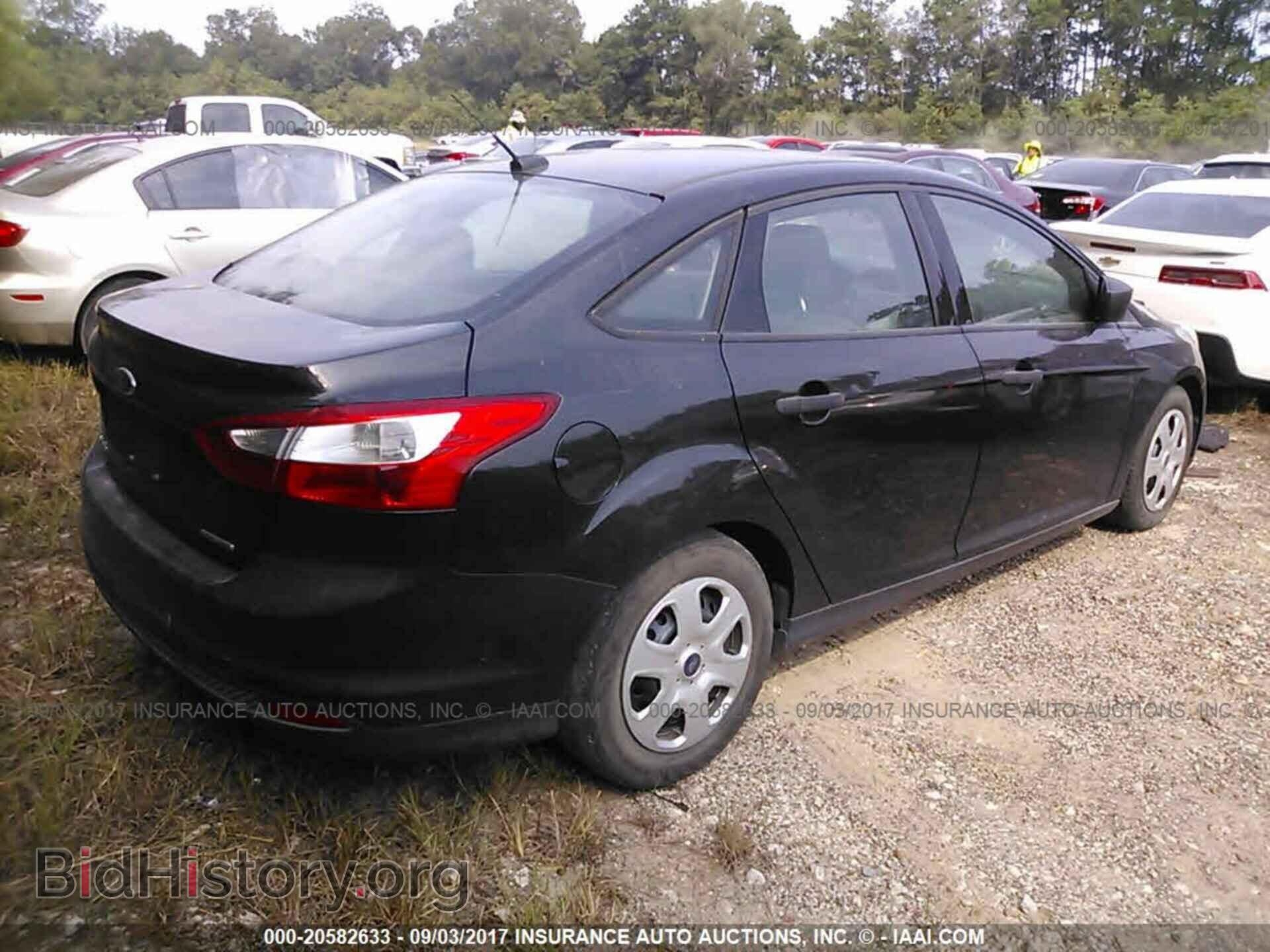 2013 Ford Focus - VIN: 1FADP3E27DL244635 - Photo 4