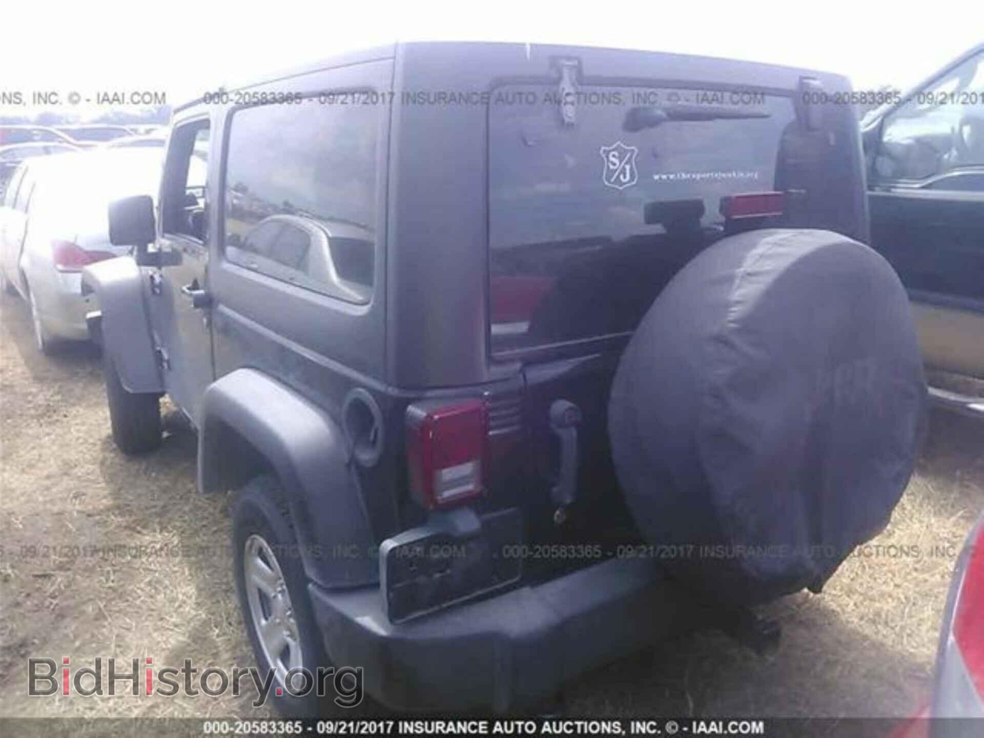 2011 Jeep Wrangler - VIN: 1J4AA2D11BL618052 - Фото 3