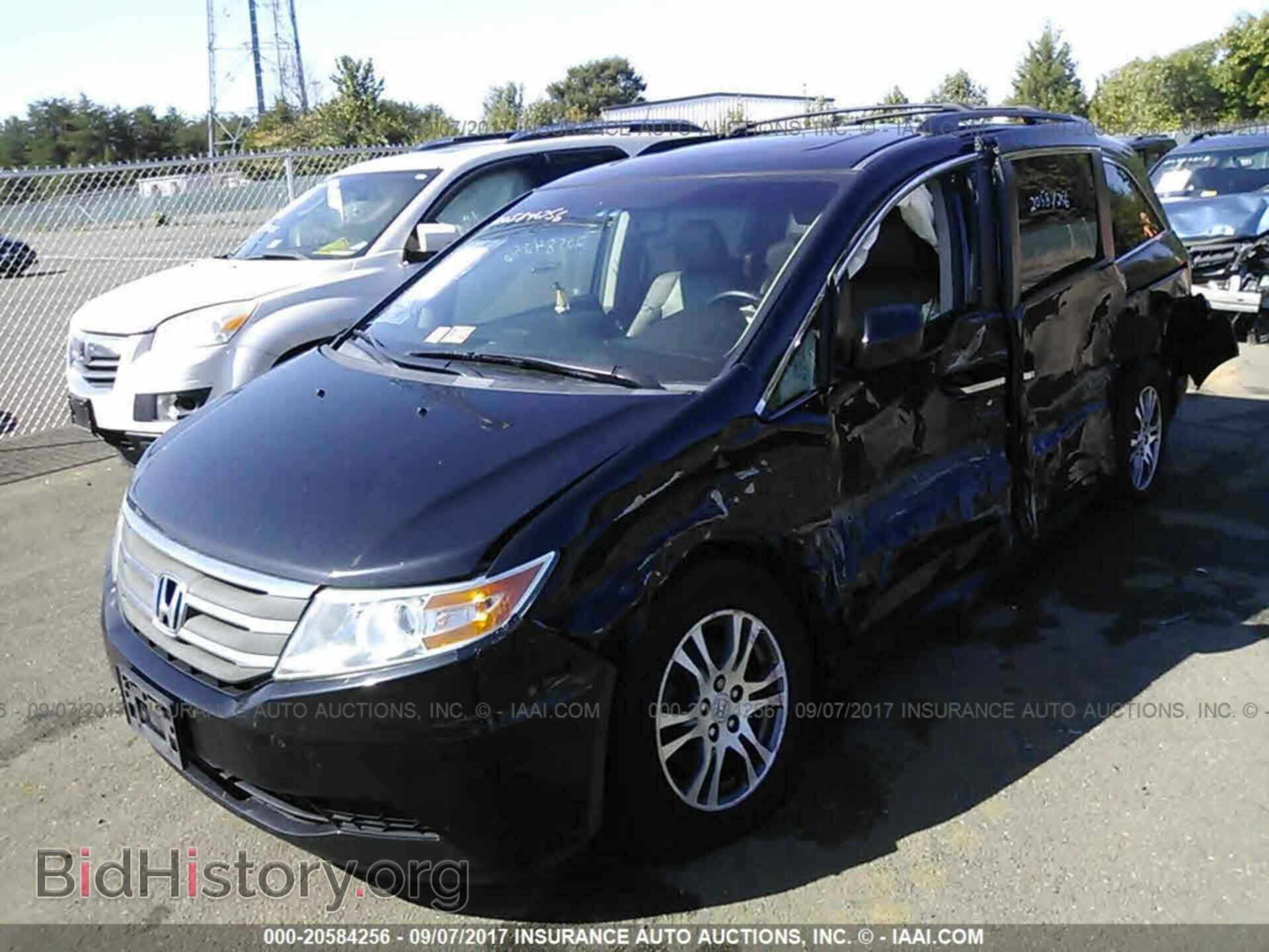 2012 Honda Odyssey - VIN: 5FNRL5H65CB070877 - Фото 2