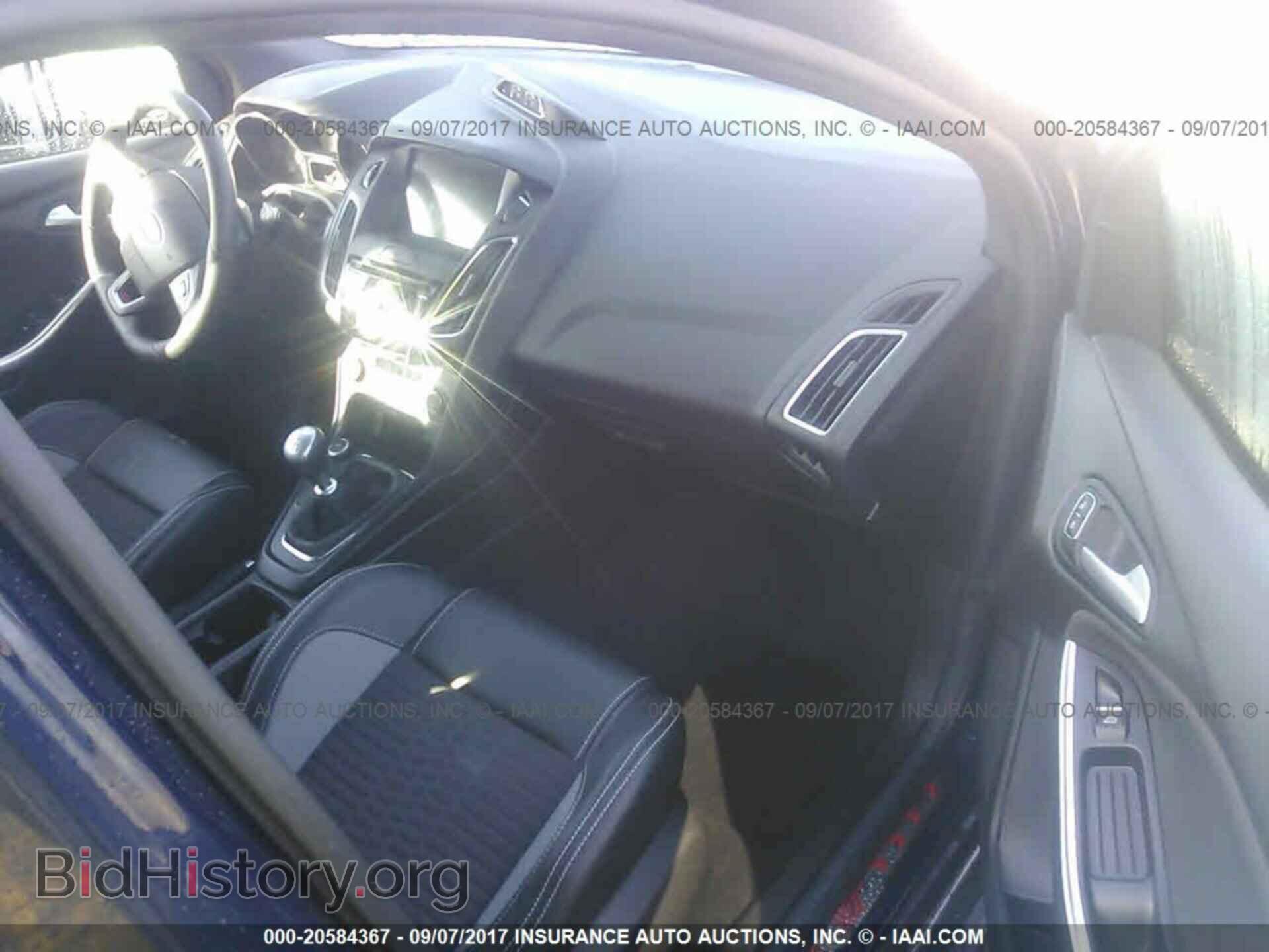 2017 Ford Focus - VIN: 1FADP3L9XHL252461 - Photo 5