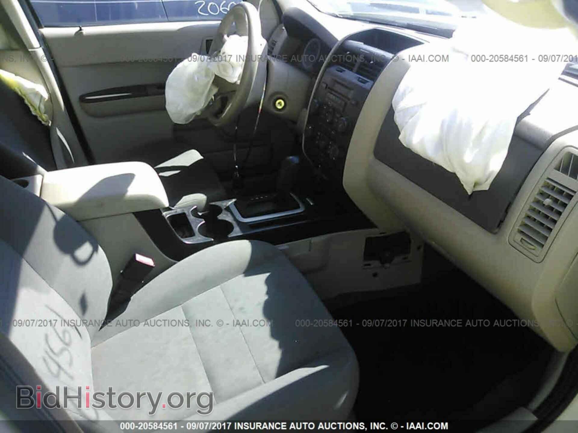 2011 Ford Escape - VIN: 1FMCU0C76BKC21969 - Photo 5