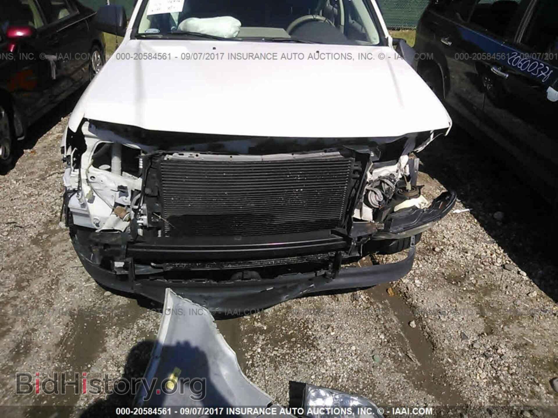 2011 Ford Escape - VIN: 1FMCU0C76BKC21969 - Photo 6