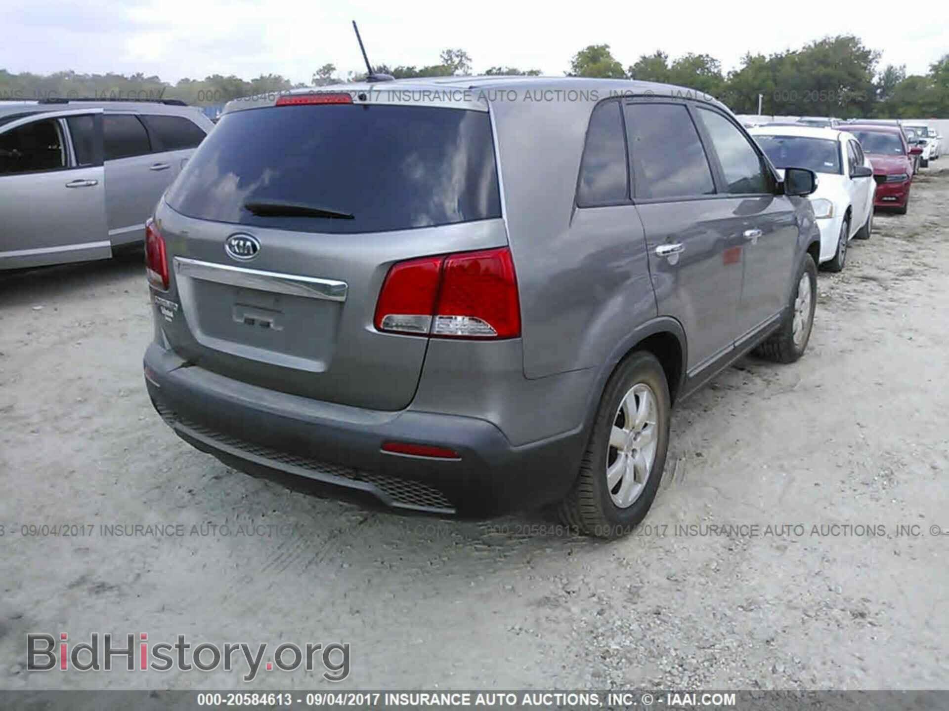 2012 Kia Sorento - VIN: 5XYKT4A11CG253373 - Фото 4