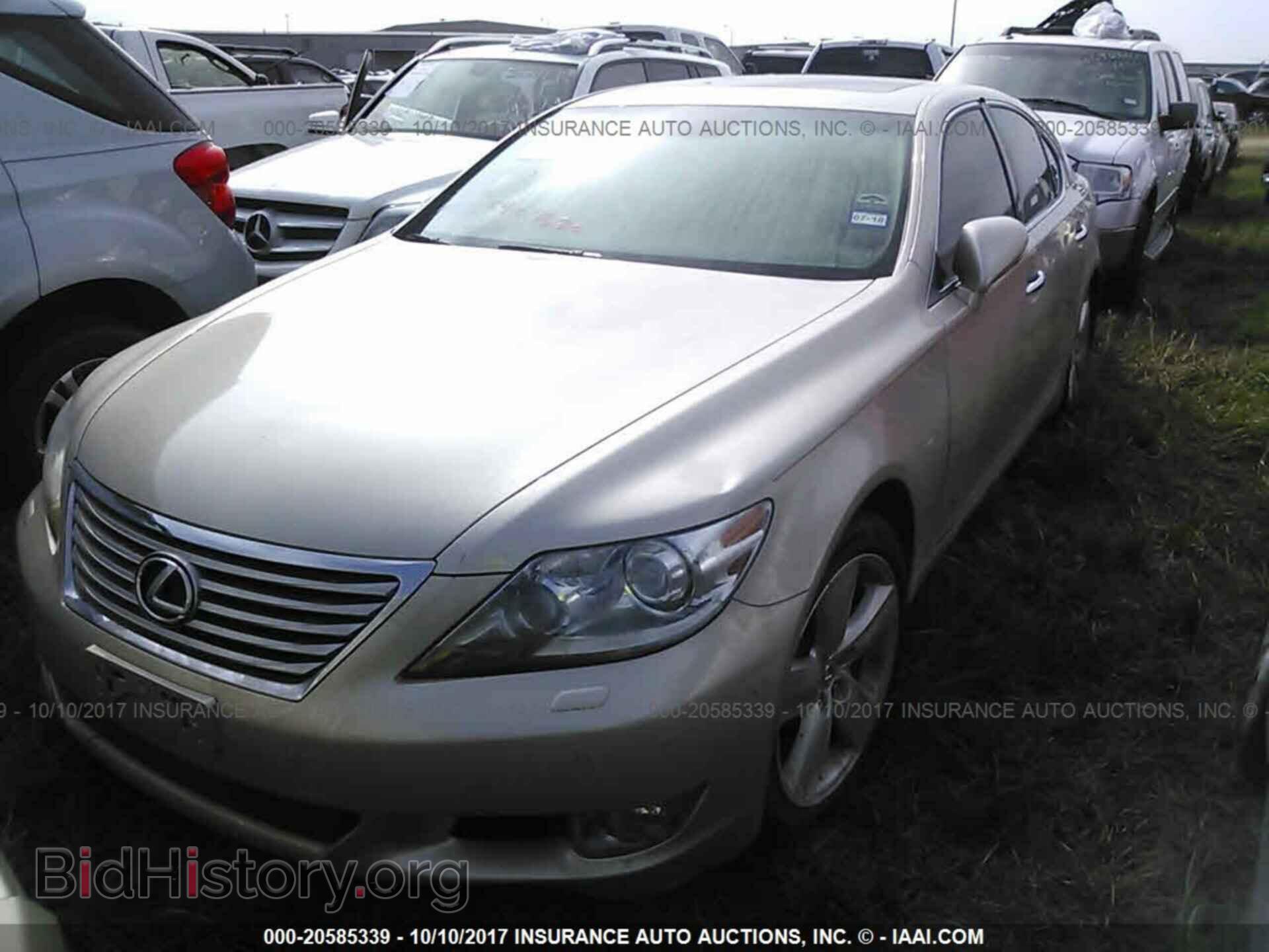 2011 Lexus Ls - VIN: JTHBL5EF7B5104872 - Photo 2