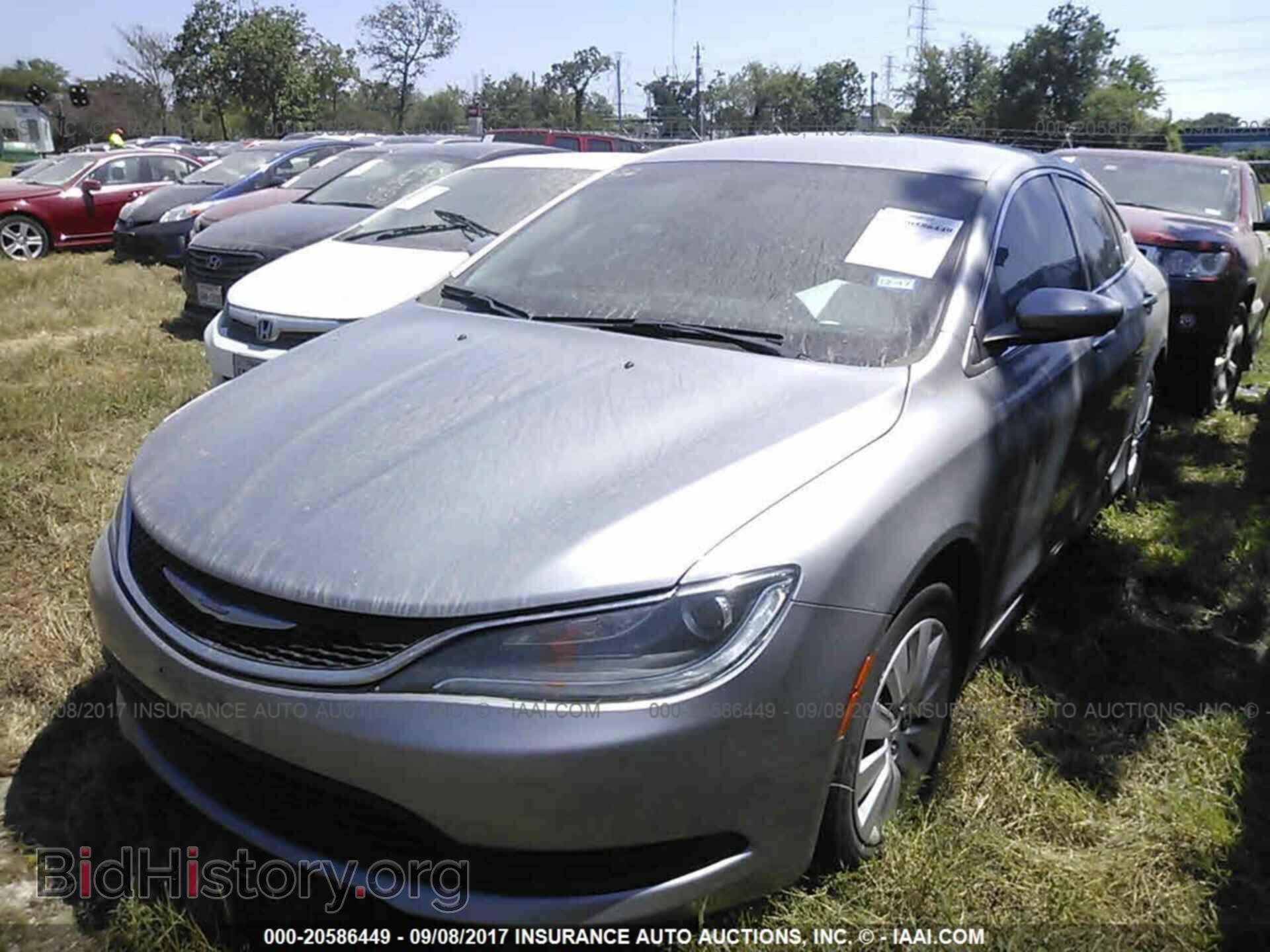 2015 Chrysler 200 - VIN: 1C3CCCFB4FN702417 - Photo 2