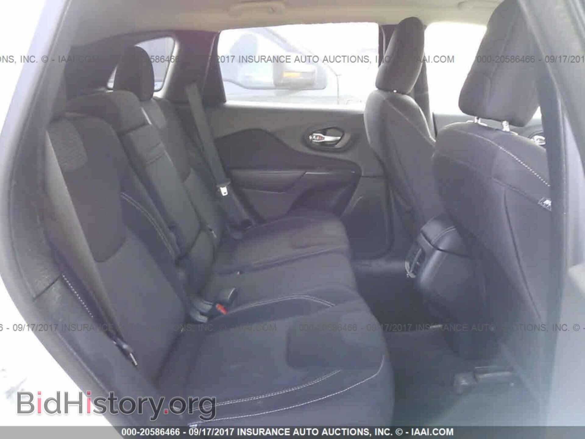 2015 Jeep Cherokee - VIN: 1C4PJLCB7FW706320 - Photo 8
