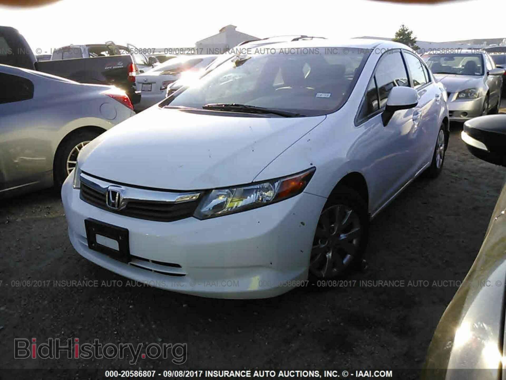 2012 Honda Civic - VIN: 2HGFB2F59CH563195 - Photo 2