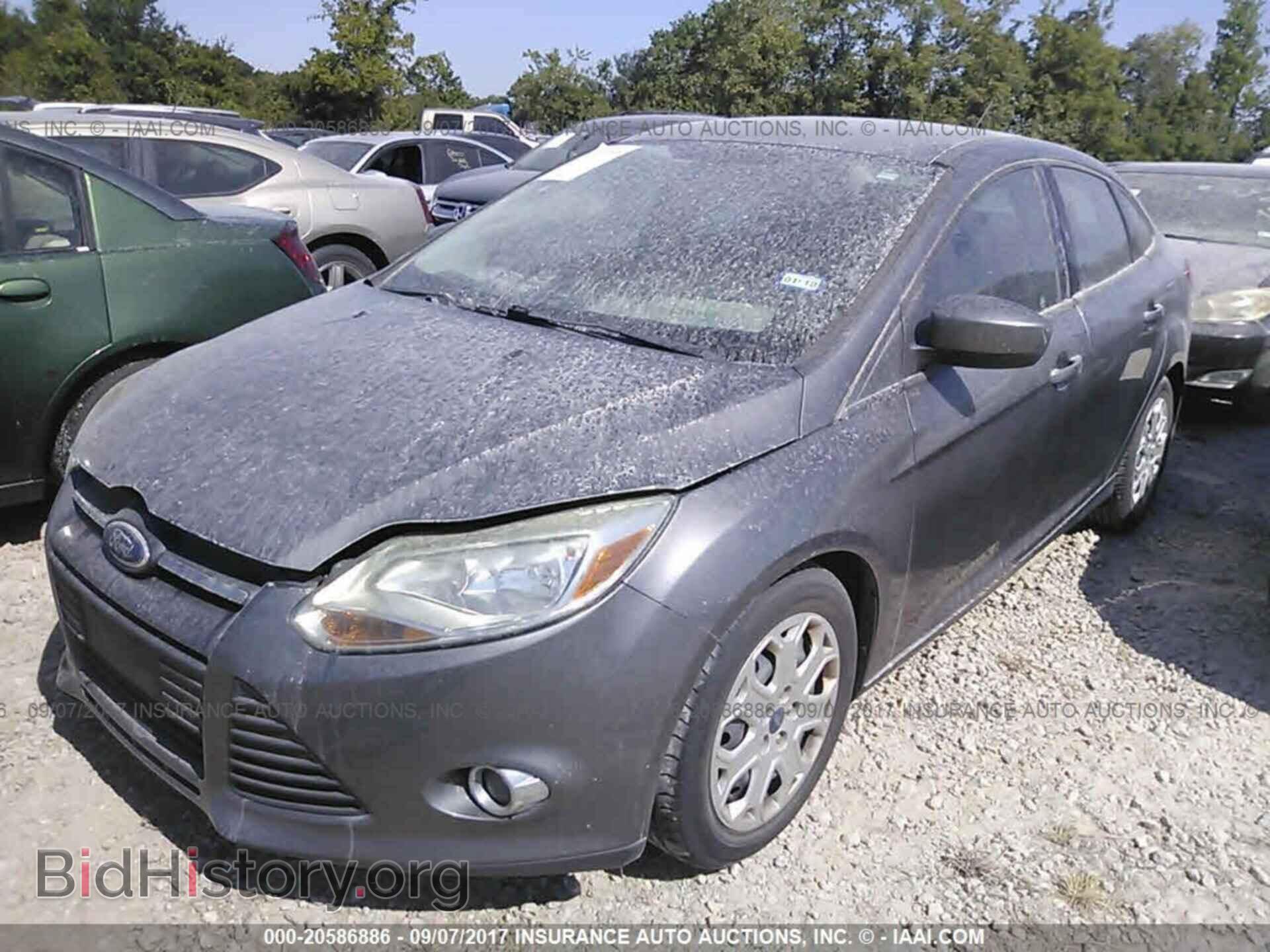 2012 Ford Focus - VIN: 1FAHP3F21CL169932 - Photo 2