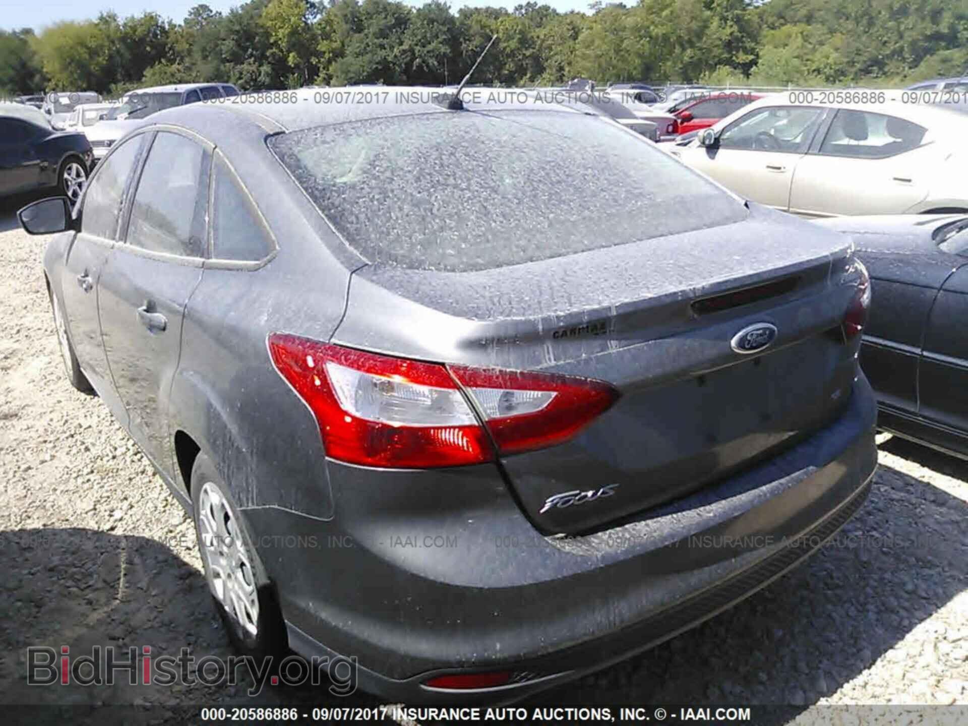 2012 Ford Focus - VIN: 1FAHP3F21CL169932 - Photo 3