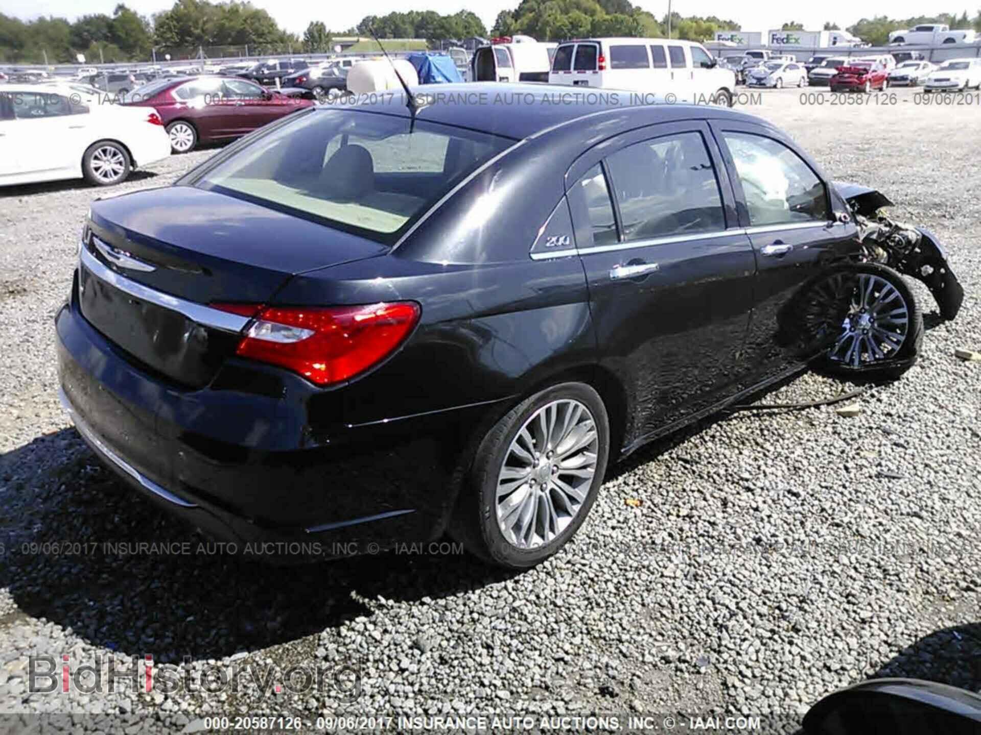 2011 Chrysler 200 - VIN: 1C3BC2FGXBN505778 - Photo 4