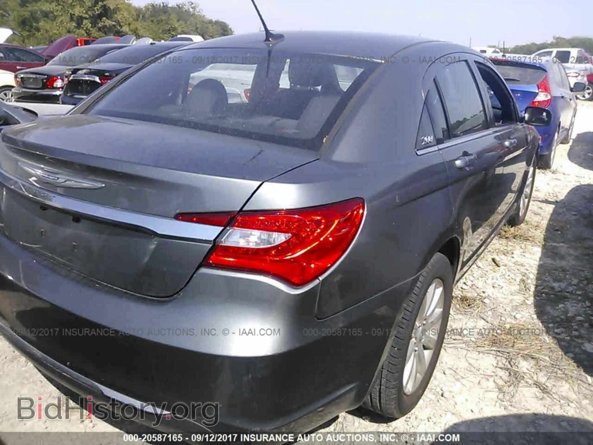 2013 Chrysler 200 - VIN: 1C3CCBBB1DN513124 - Photo 4