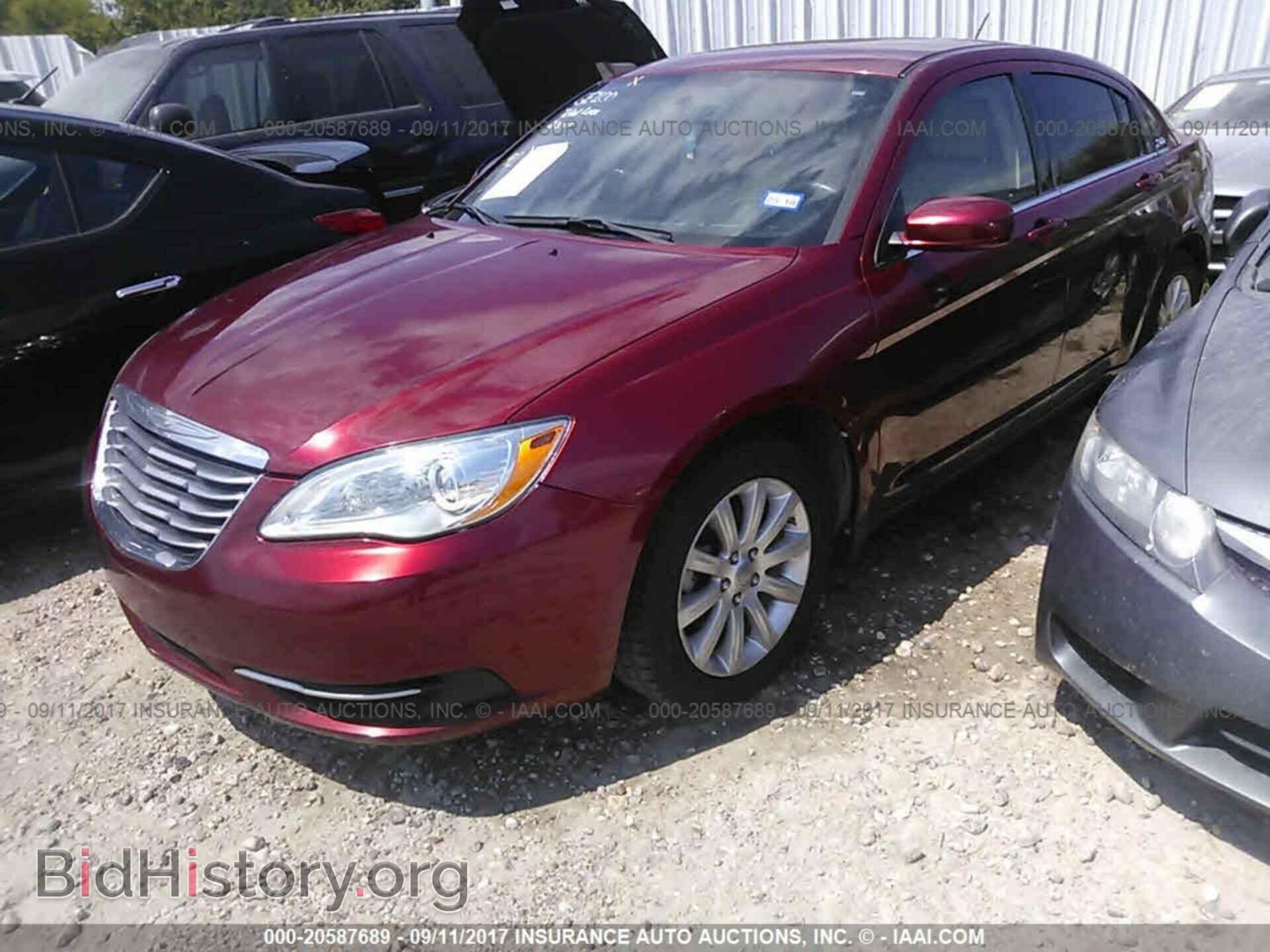 2013 Chrysler 200 - VIN: 1C3CCBBB7DN706409 - Photo 2