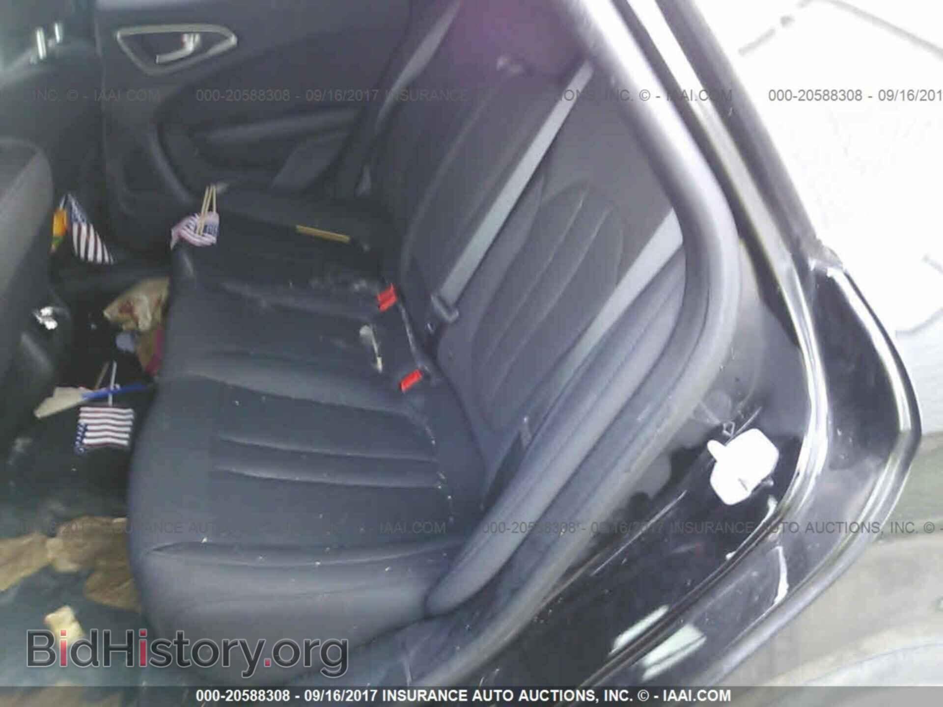 2016 Chrysler 200 - VIN: 1C3CCCAB6GN107710 - Фото 8