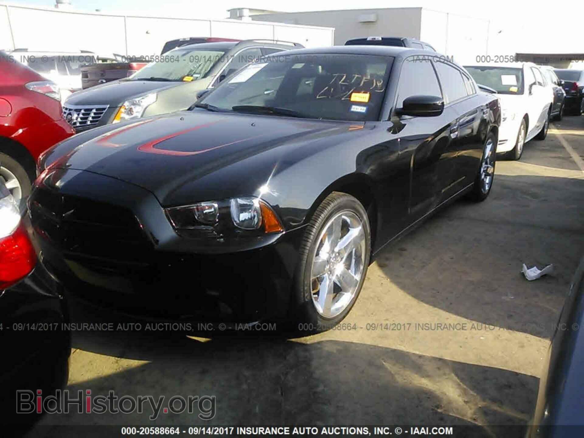 2014 Dodge Charger - VIN: 2C3CDXHG2EH322089 - Фото 2