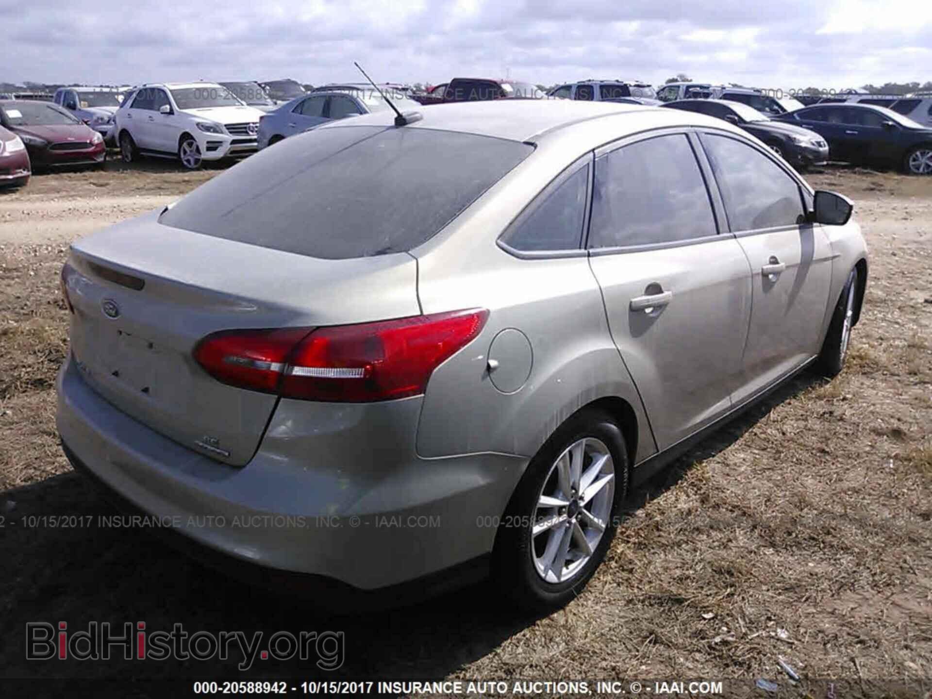 2015 Ford Focus - VIN: 1FADP3F25FL368114 - Photo 4