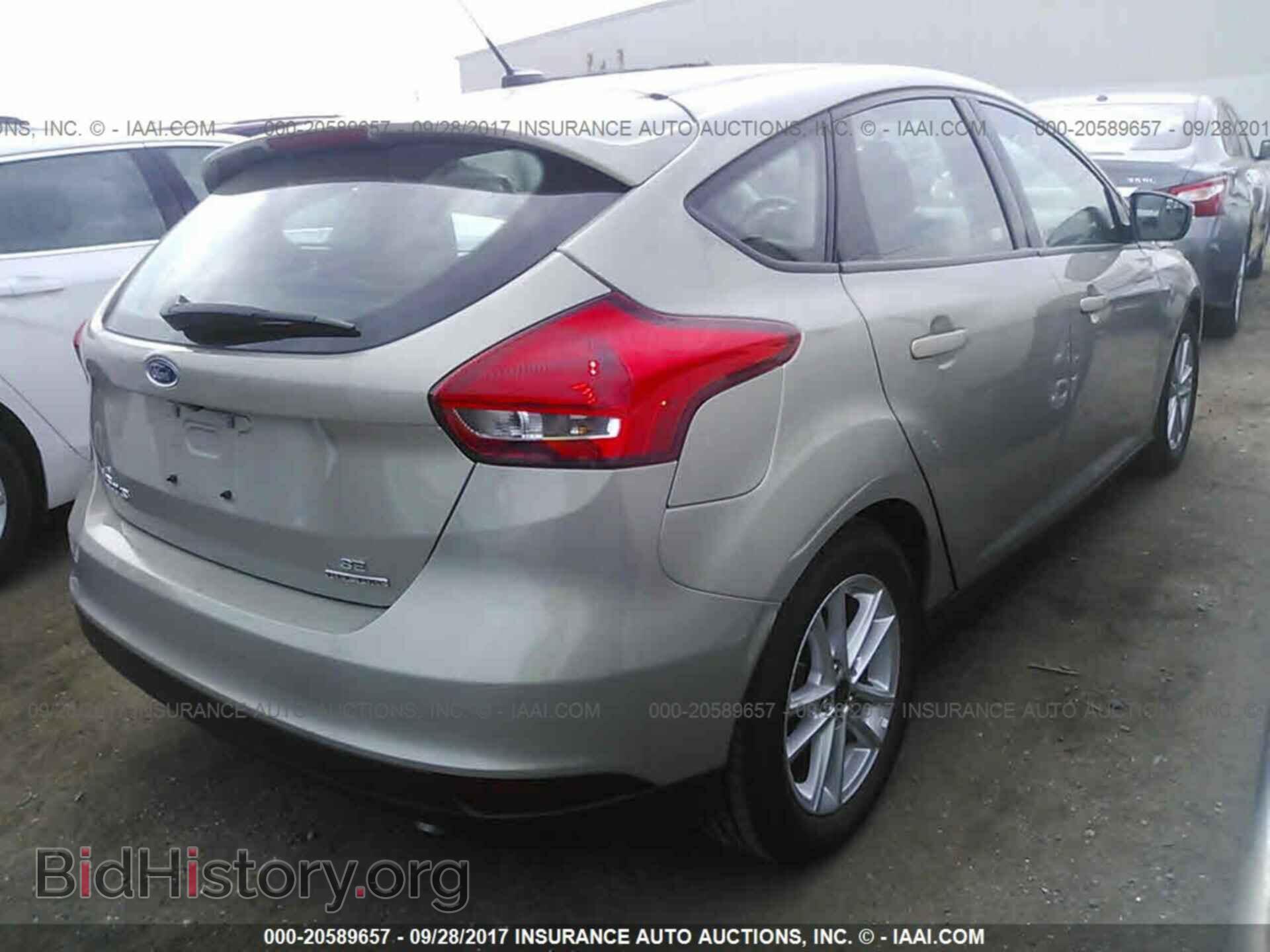 2016 Ford Focus - VIN: 1FADP3K20GL284094 - Photo 4
