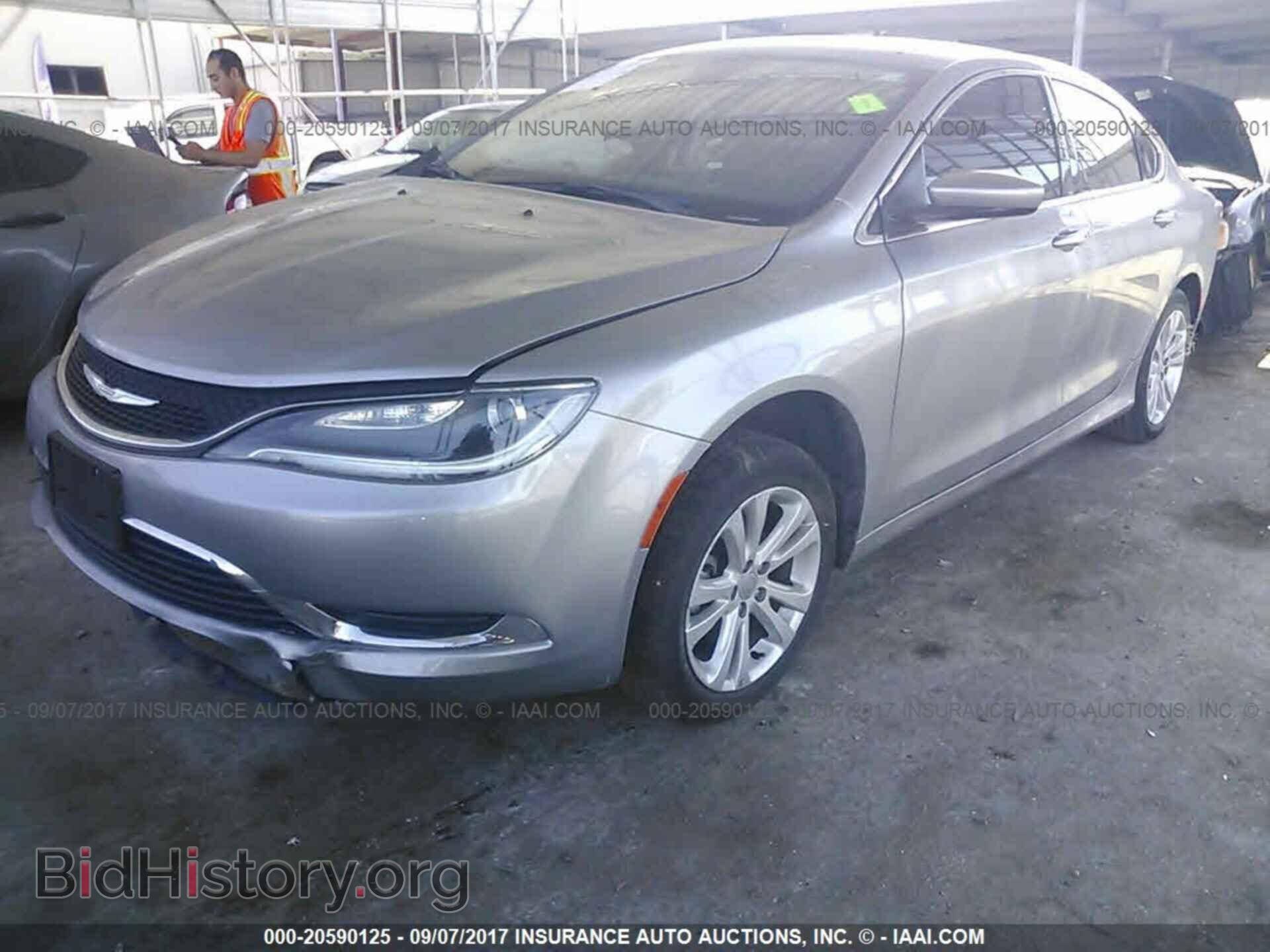 2015 Chrysler 200 - VIN: 1C3CCCAB6FN719064 - Photo 2