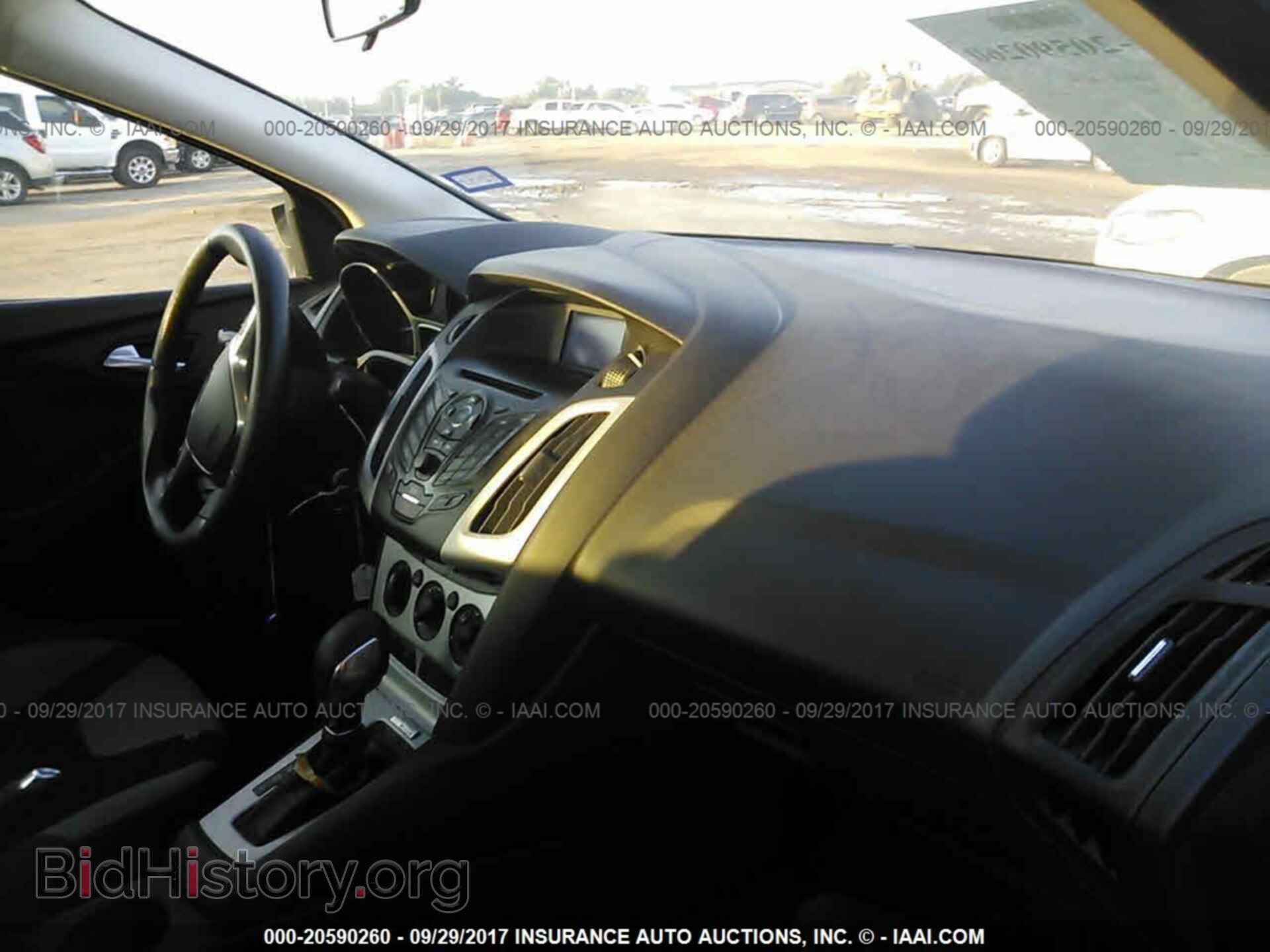2014 Ford Focus - VIN: 1FADP3F29EL412694 - Photo 5
