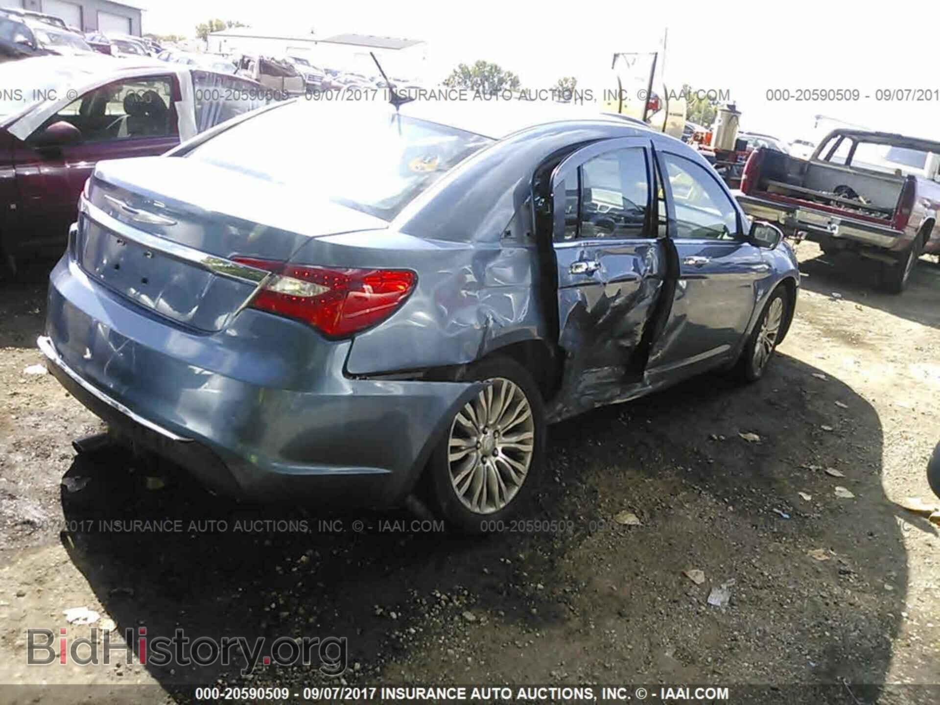 2011 Chrysler 200 - VIN: 1C3BC2FGXBN619991 - Фото 4