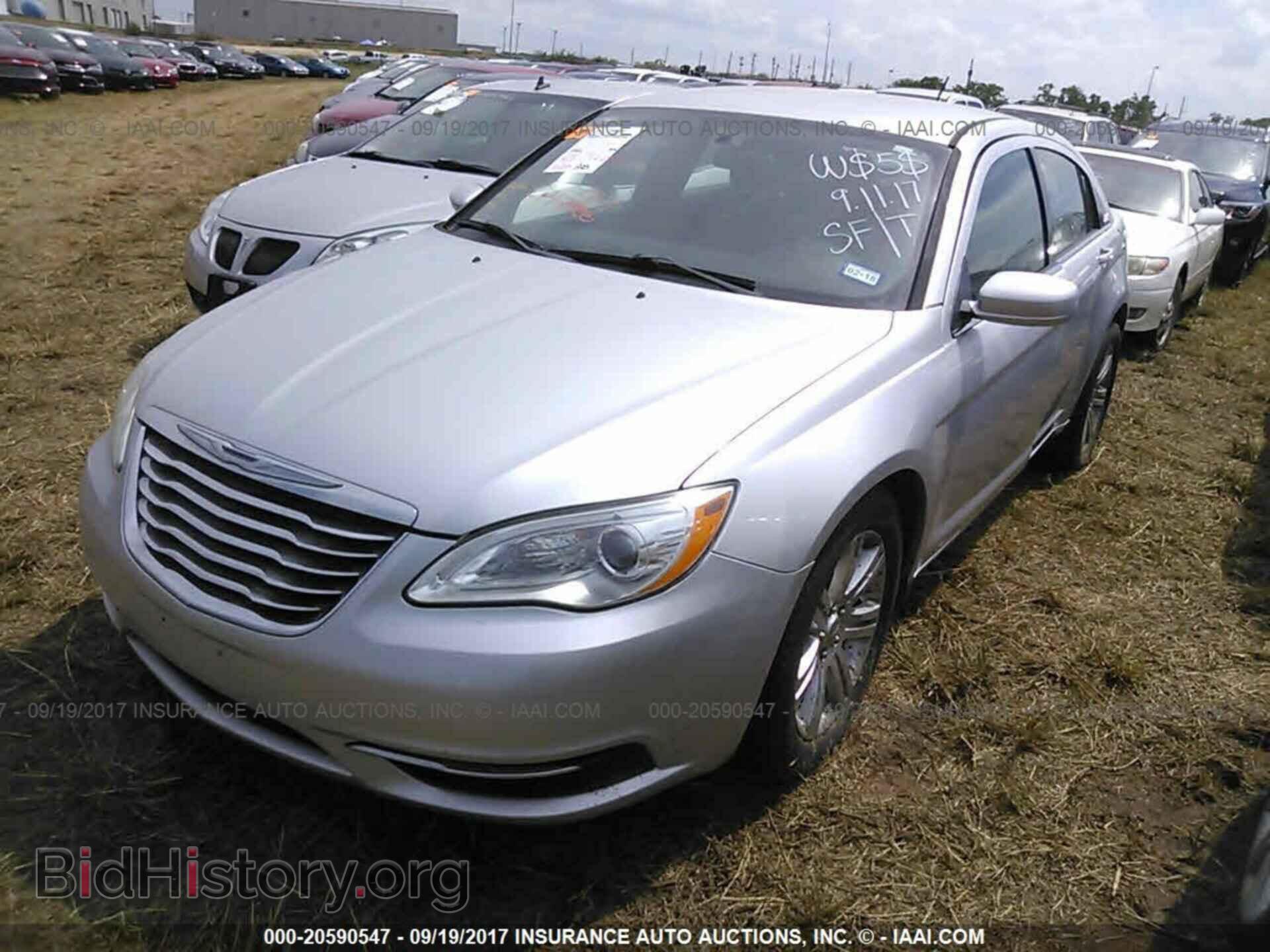 2012 Chrysler 200 - VIN: 1C3CCBBB2CN176252 - Фото 2