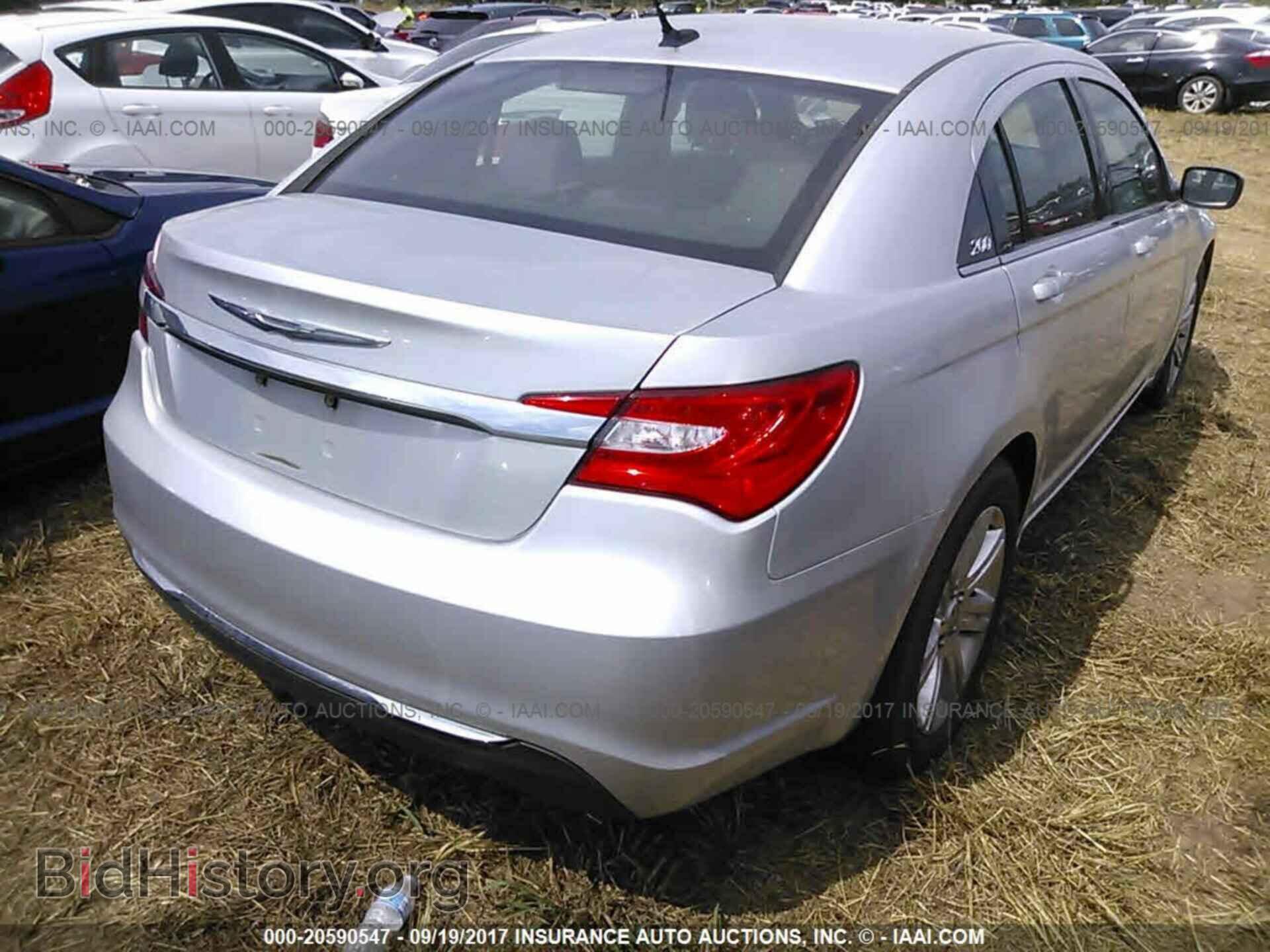 2012 Chrysler 200 - VIN: 1C3CCBBB2CN176252 - Фото 4