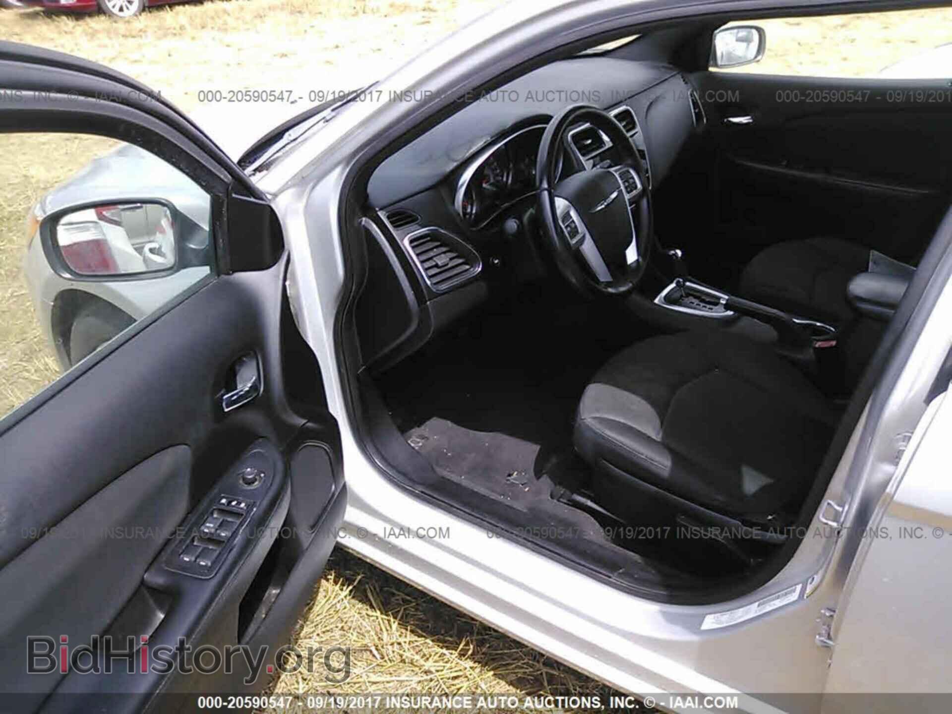 2012 Chrysler 200 - VIN: 1C3CCBBB2CN176252 - Фото 5