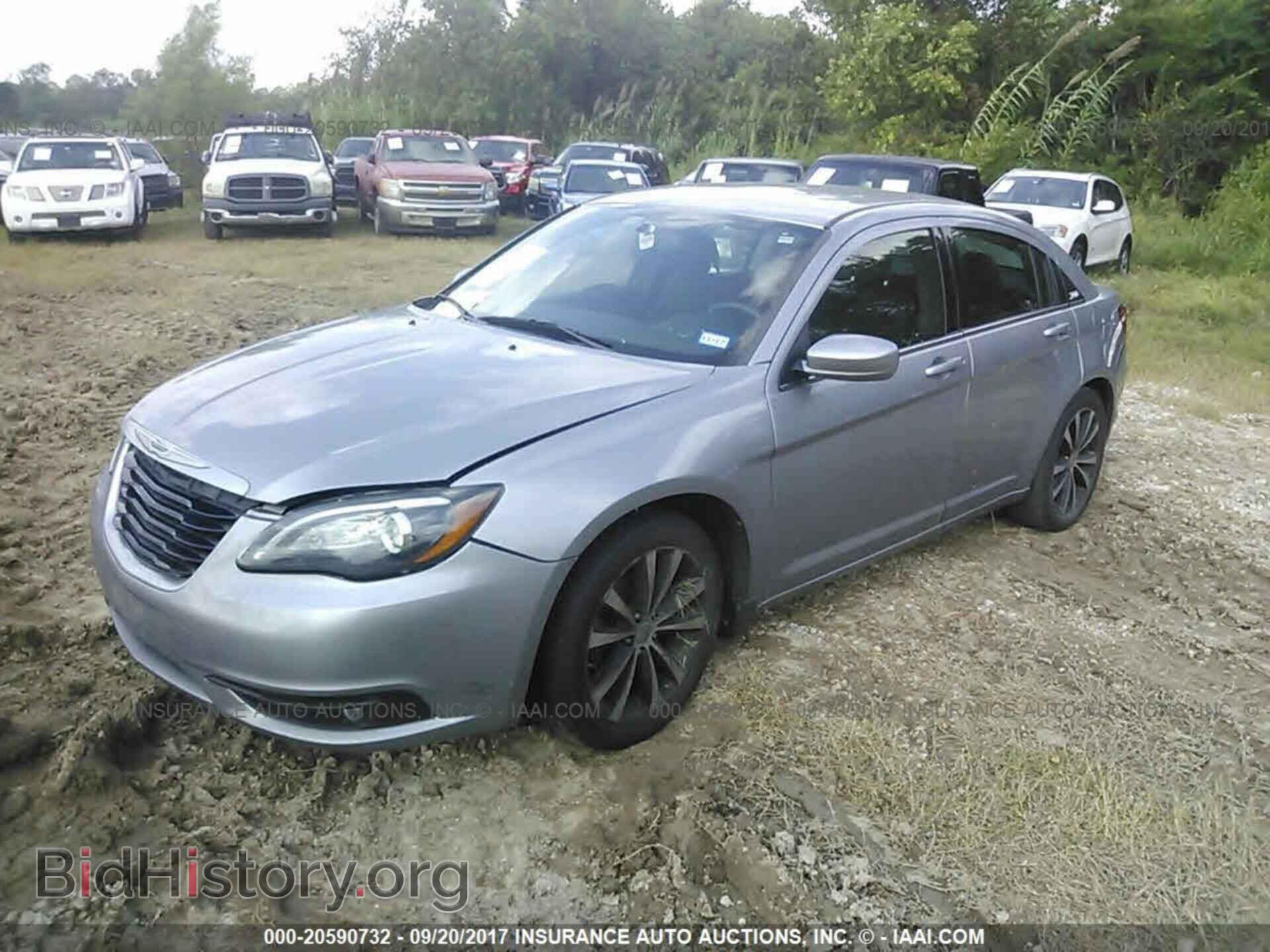 2013 Chrysler 200 - VIN: 1C3CCBBB3DN702048 - Photo 2
