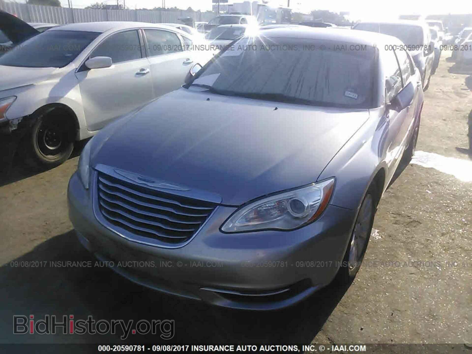 2013 Chrysler 200 - VIN: 1C3CCBBB5DN714766 - Фото 2