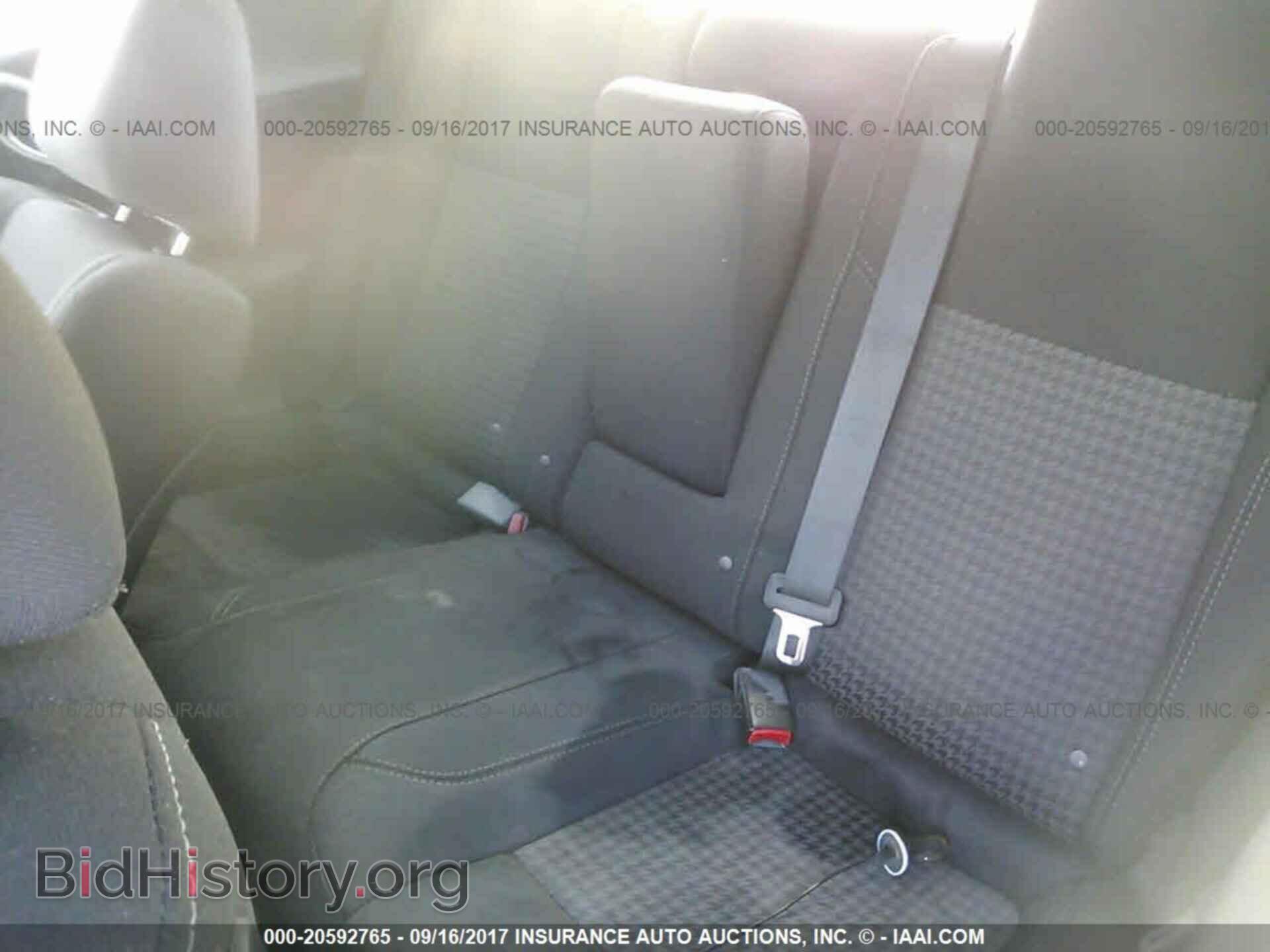2016 Dodge Challenger - VIN: 2C3CDZAG3GH157565 - Photo 8