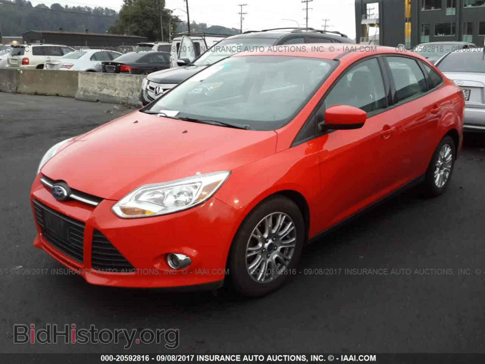 2012 Ford Focus - VIN: 1FAHP3F20CL178783 - Photo 2