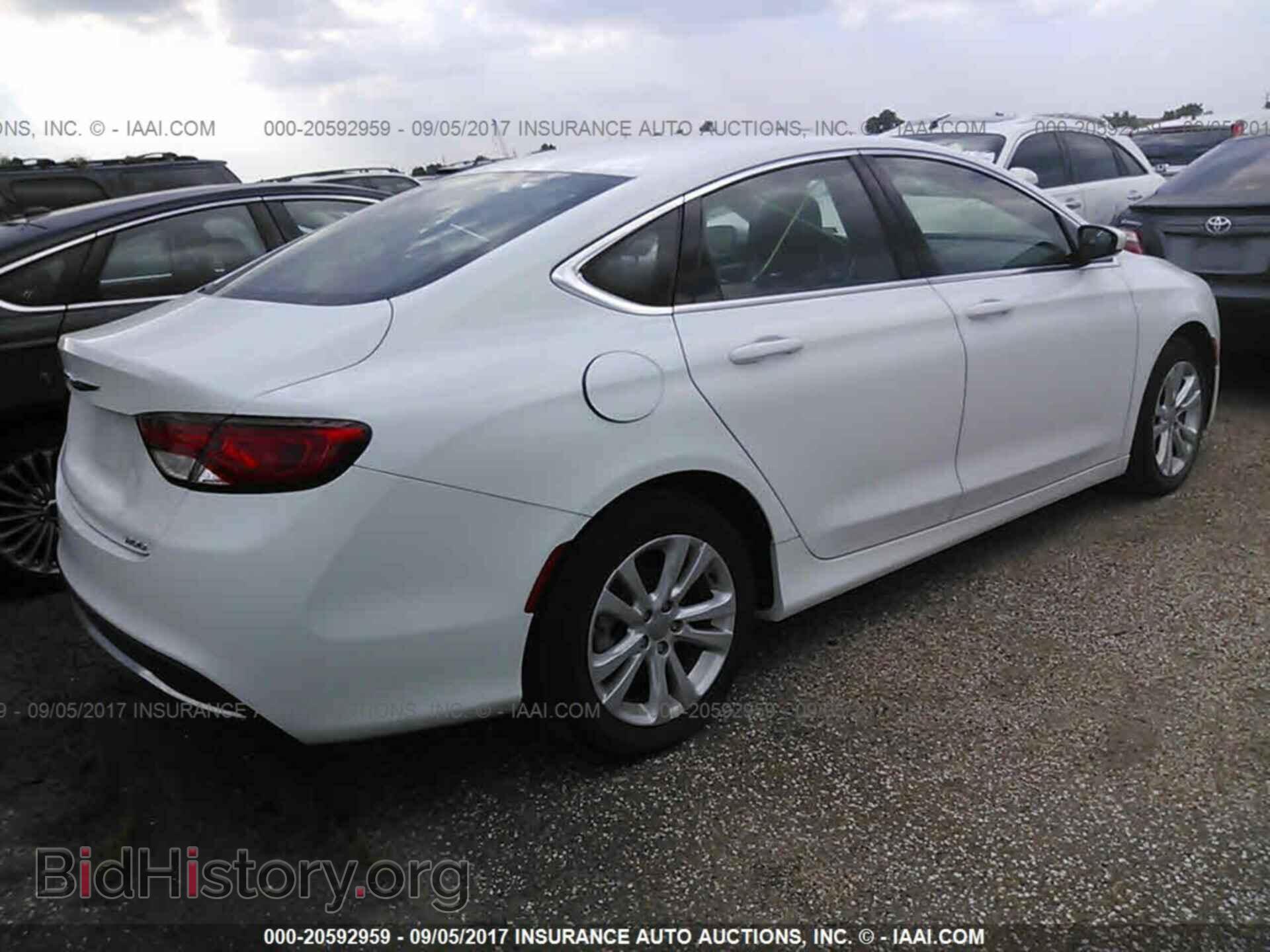 2015 Chrysler 200 - VIN: 1C3CCCAB1FN748620 - Photo 4