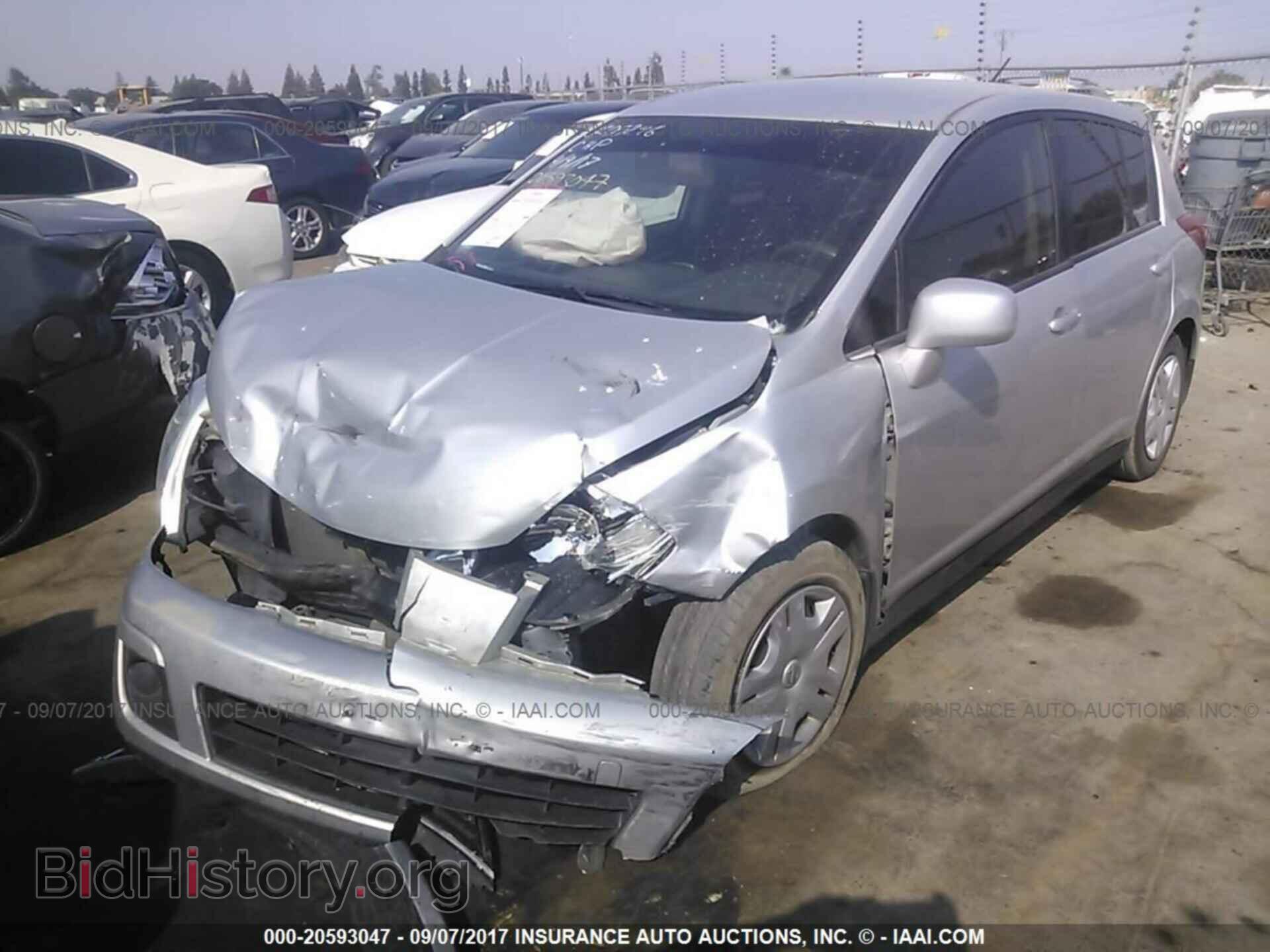 2011 Nissan Versa - VIN: 3N1BC1CP2BL409236 - Фото 2