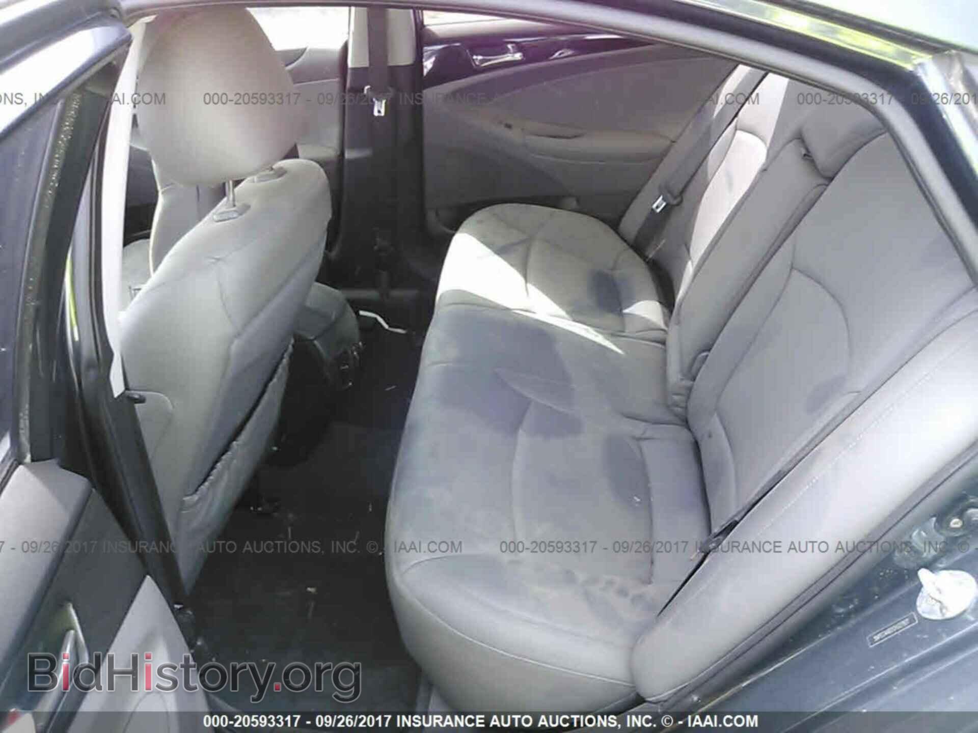2012 Hyundai Sonata - VIN: 5NPEC4AB2CH327821 - Photo 8