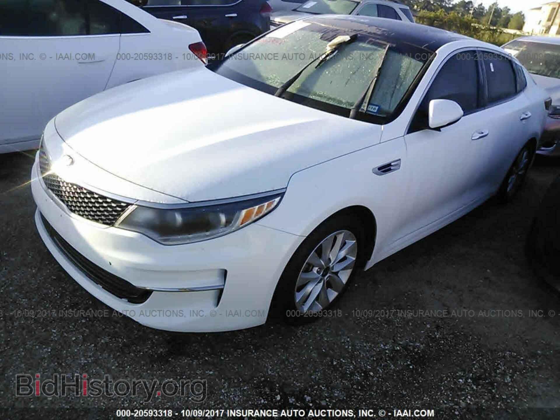 2016 Kia Optima - VIN: 5XXGU4L31GG001070 - Photo 2