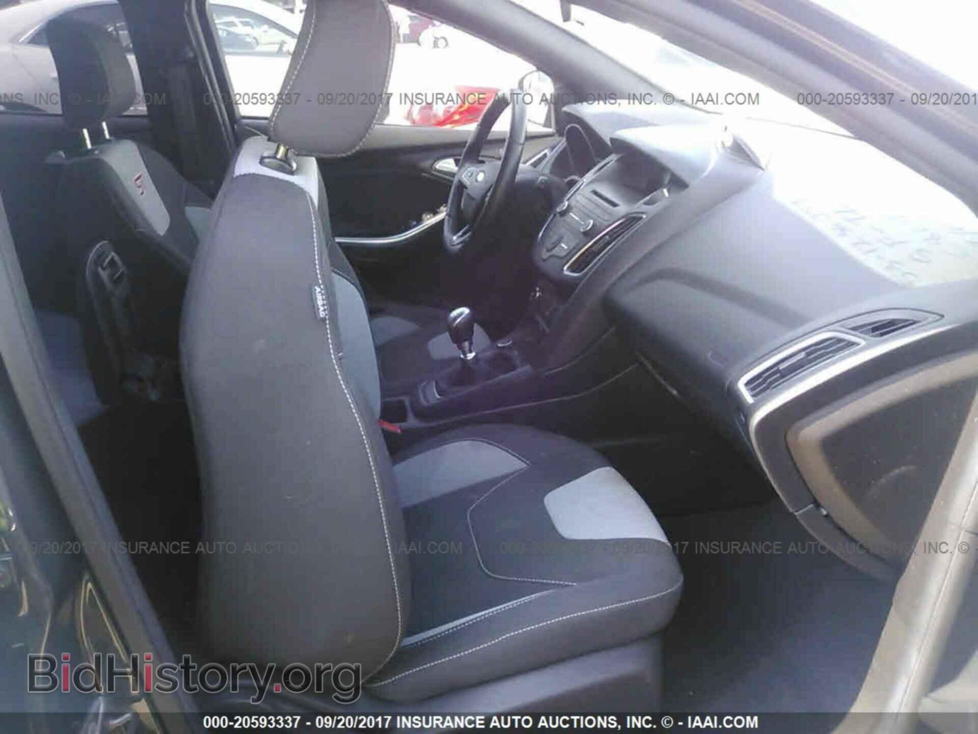 2016 Ford Focus - VIN: 1FADP3L98GL336504 - Photo 5