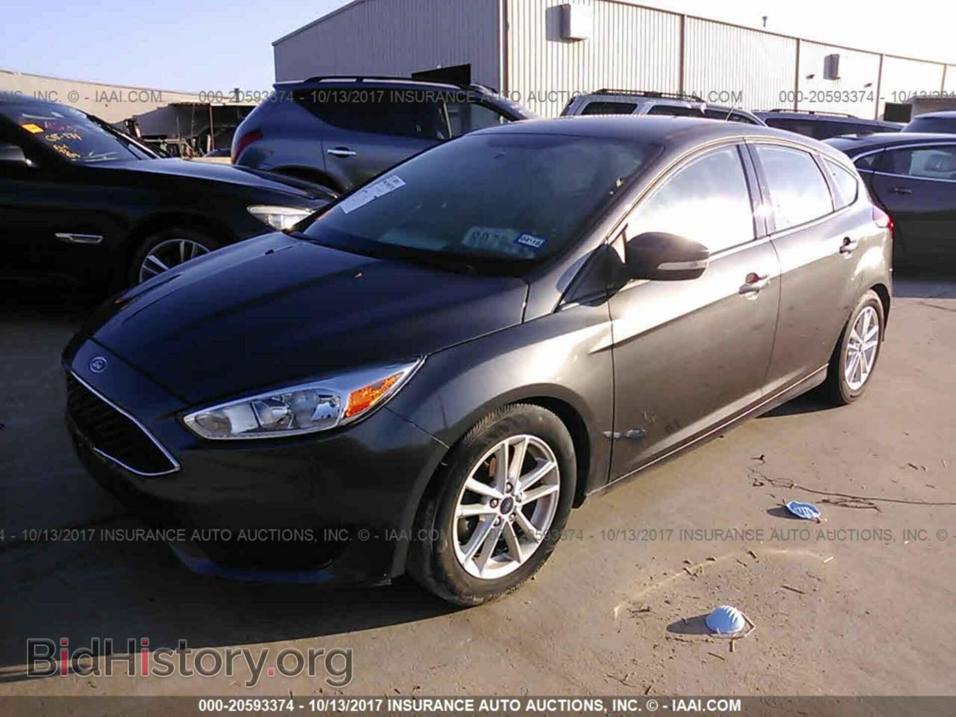 2016 Ford Focus - VIN: 1FADP3K25GL305716 - Photo 2