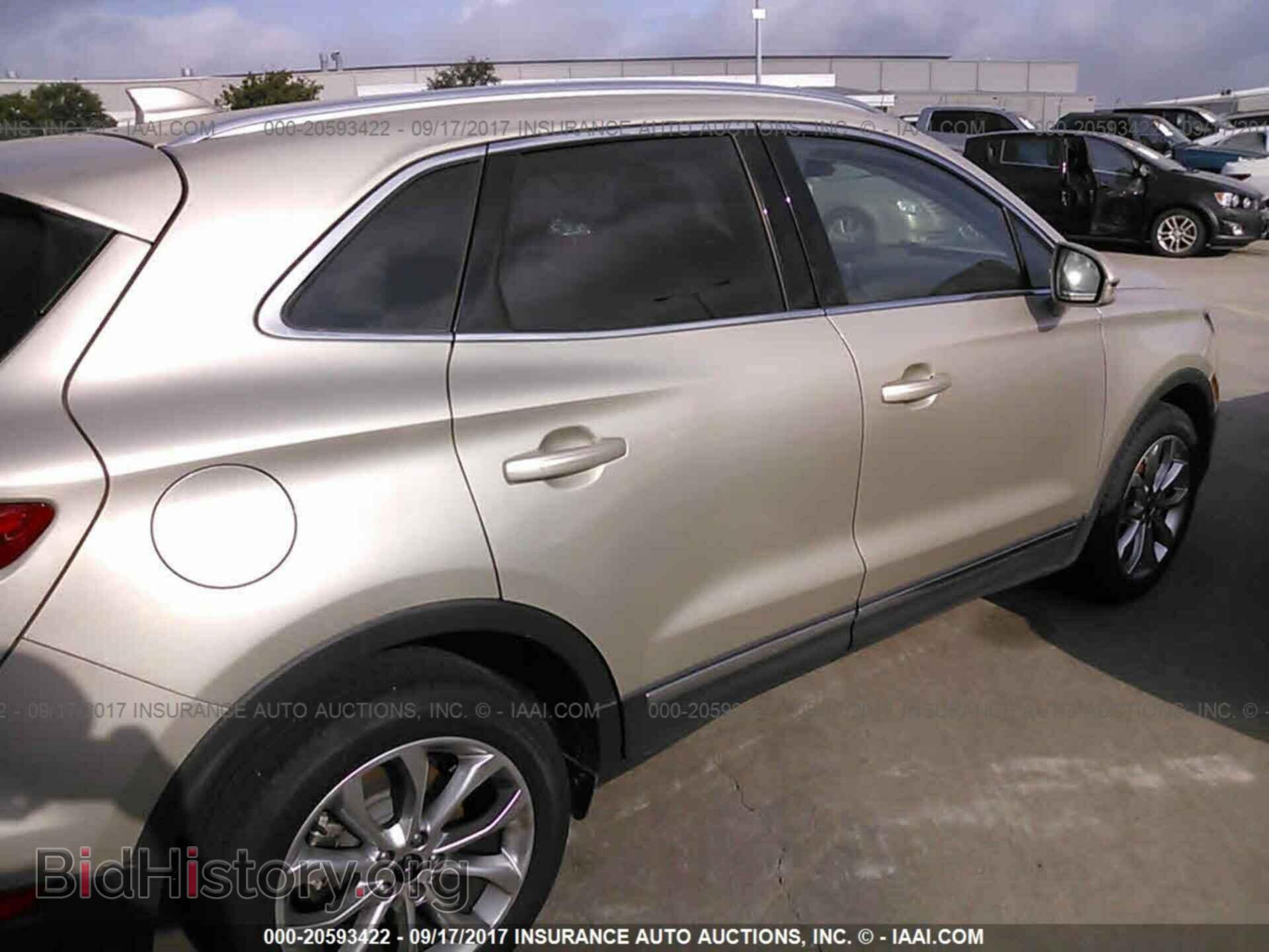 2017 Lincoln Mkc - VIN: 5LMCJ2C98HUL22012 - Photo 4