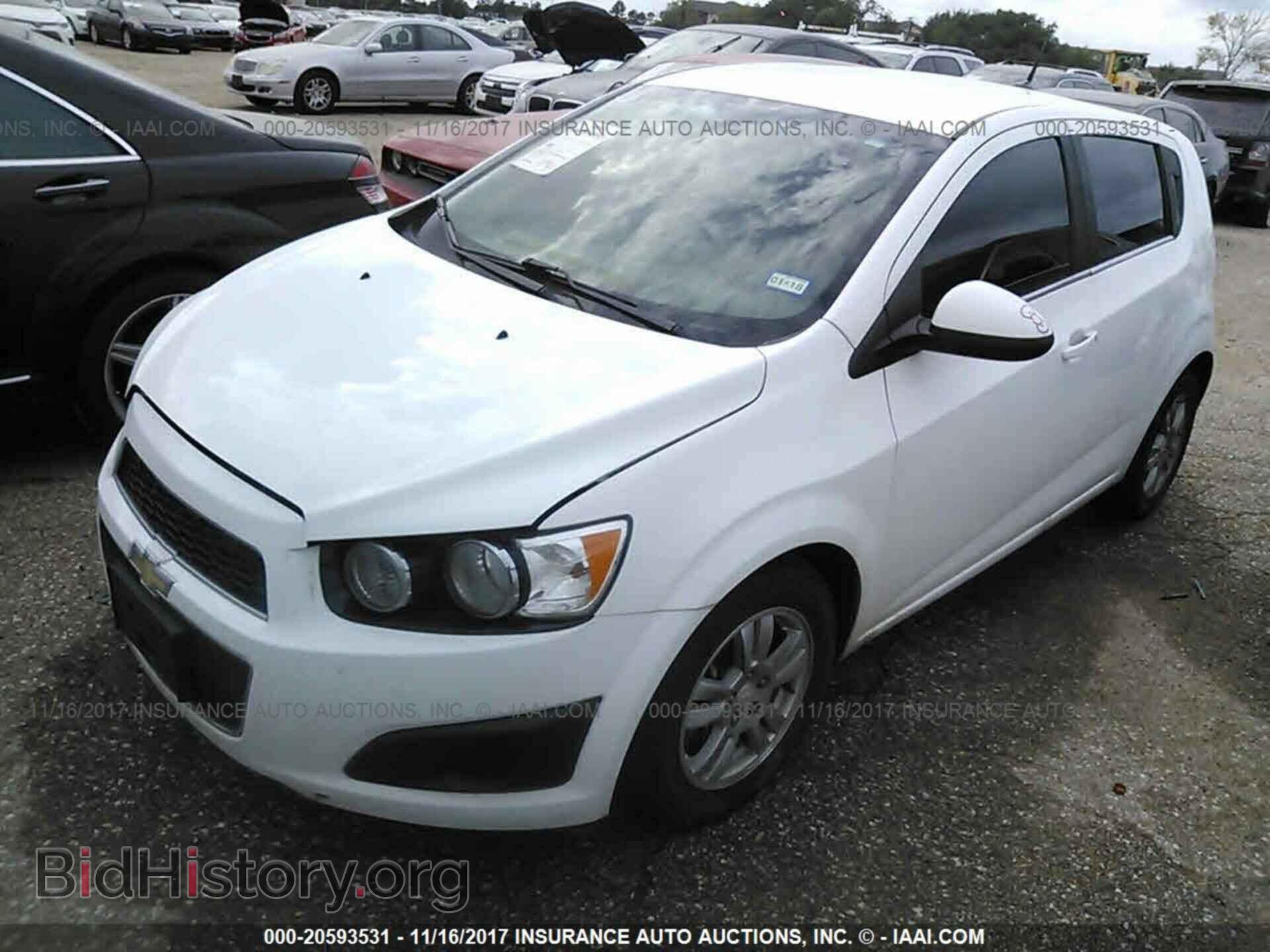 2013 Chevrolet Sonic - VIN: 1G1JC6SH8D4255097 - Фото 2