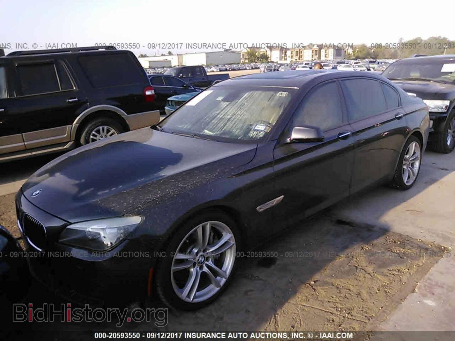 2012 Bmw 750 - VIN: WBAKB8C57CC962496 - Фото 2