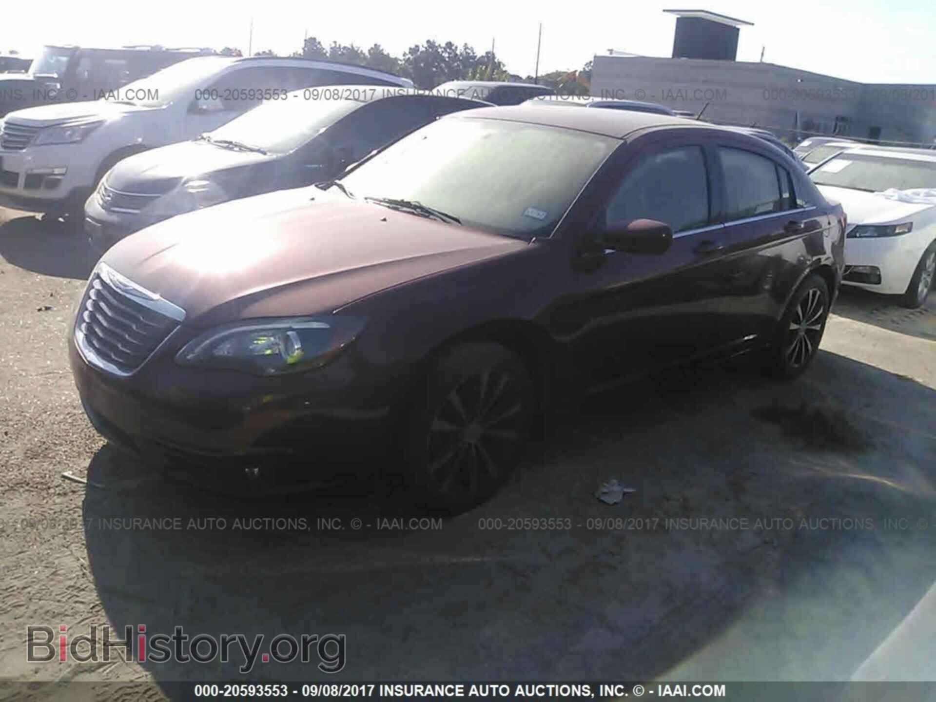 2013 Chrysler 200 - VIN: 1C3CCBBG4DN716908 - Фото 2