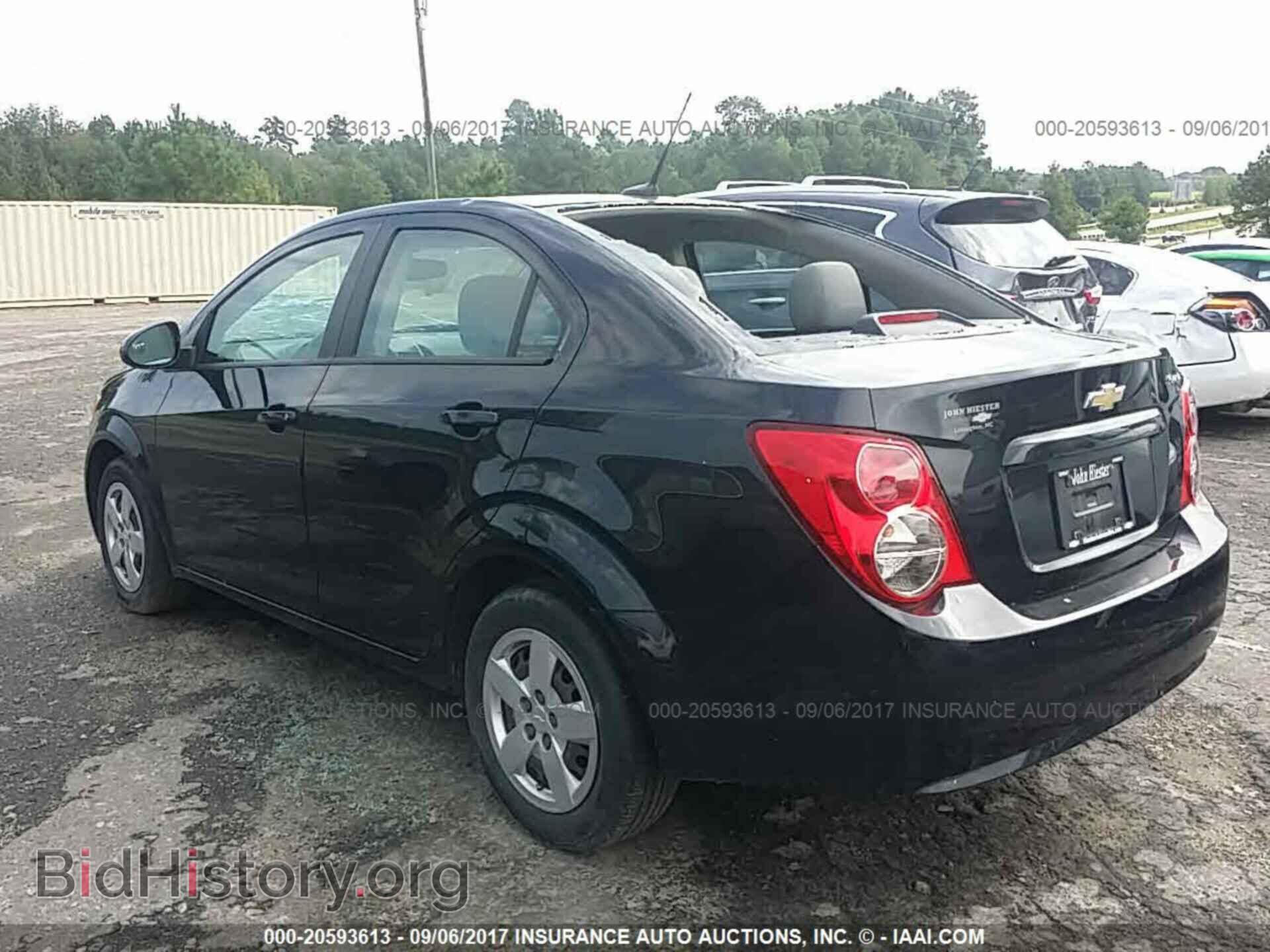 2014 Chevrolet Sonic - VIN: 1G1JA5SH3E4130557 - Фото 3