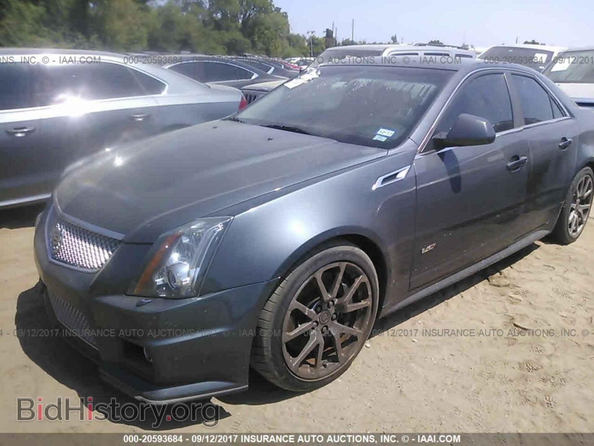 2012 Cadillac Cts-v - VIN: 1G6DV5EPXC0123074 - Фото 2