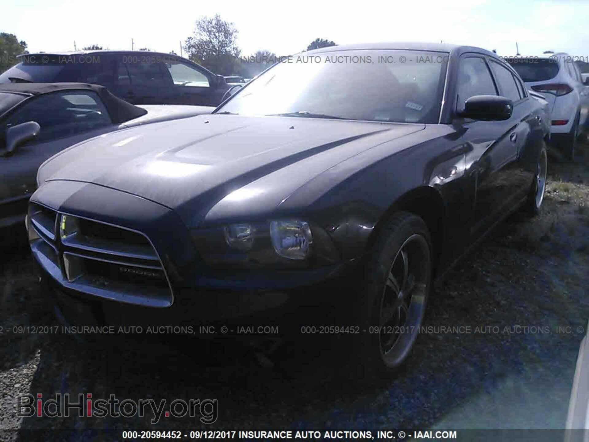 2013 Dodge Charger - VIN: 2C3CDXHG9DH614983 - Фото 2