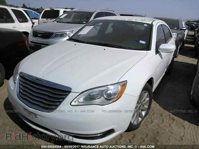 2013 Chrysler 200 - VIN: 1C3CCBBG1DN678182 - Фото 2