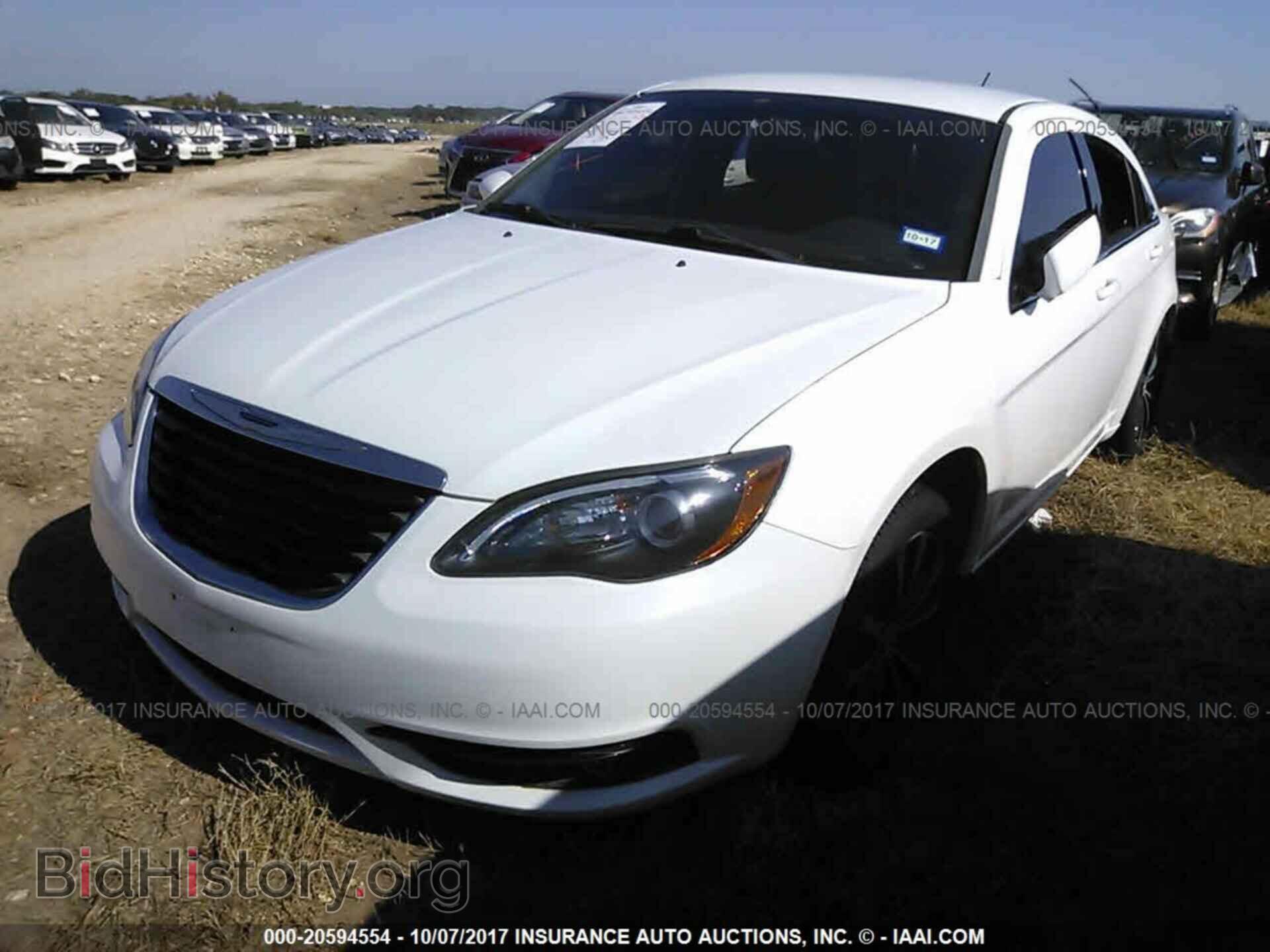 2013 Chrysler 200 - VIN: 1C3CCBBB7DN570203 - Photo 2