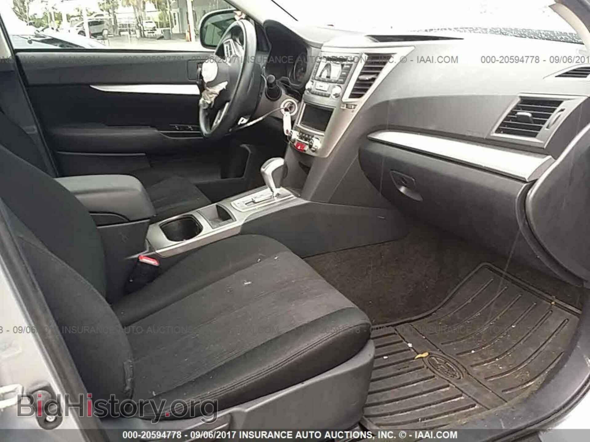 2014 Subaru Outback - VIN: 4S4BRBAC8E3328237 - Фото 5