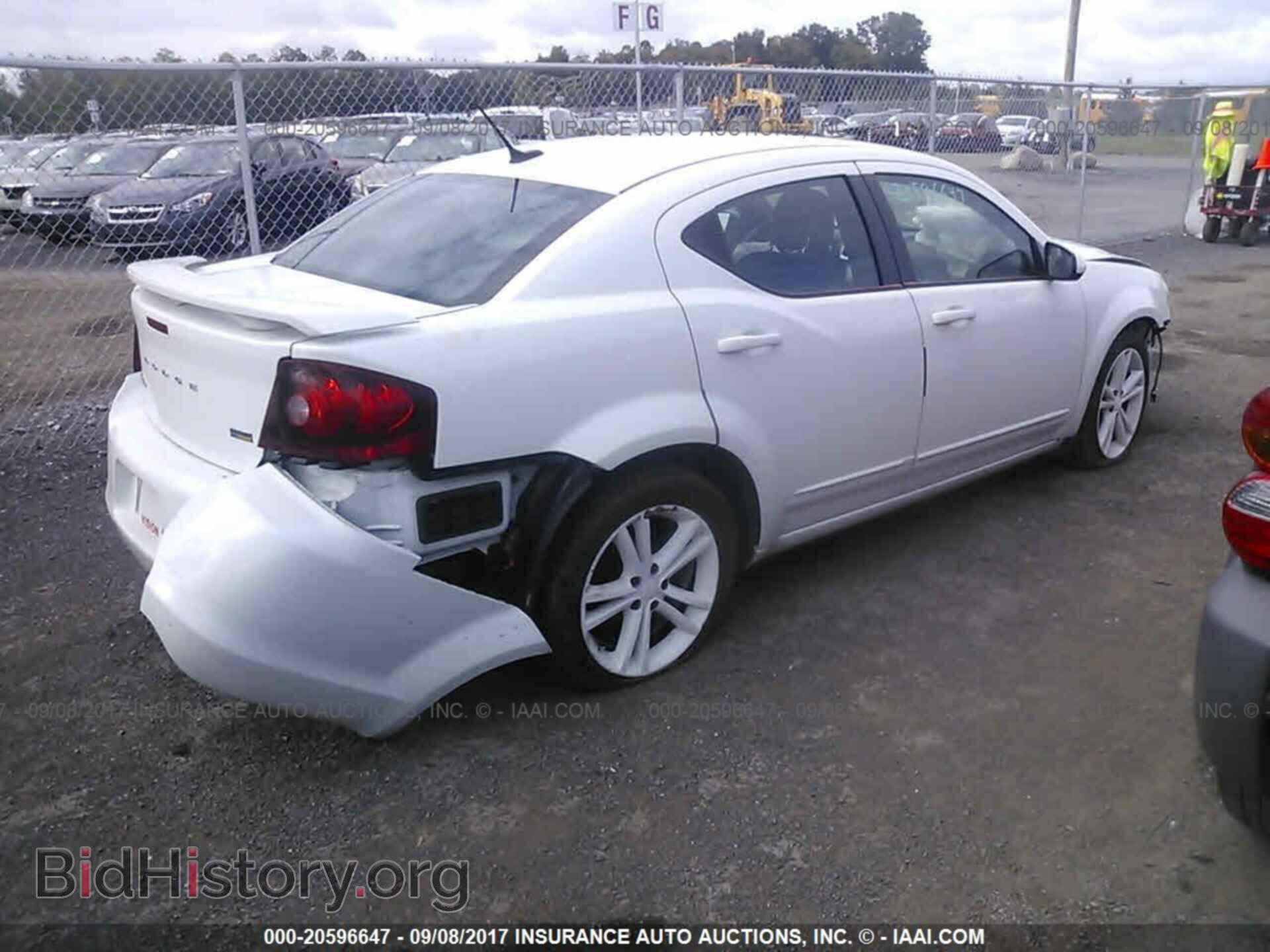 2011 Dodge Avenger - VIN: 1B3BD1FG8BN587420 - Фото 4