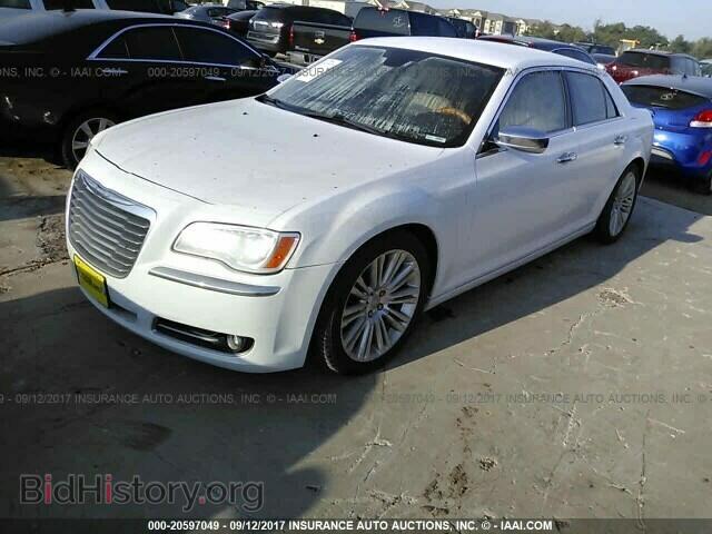 2012 Chrysler 300c - VIN: 2C3CCAET9CH209674 - Photo 2