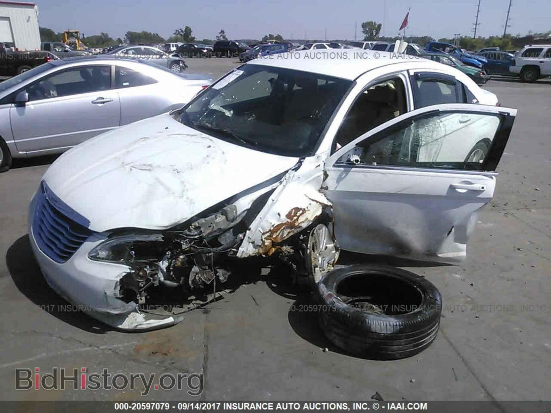 2012 Chrysler 200 - VIN: 1C3CCBBB0CN180879 - Фото 2